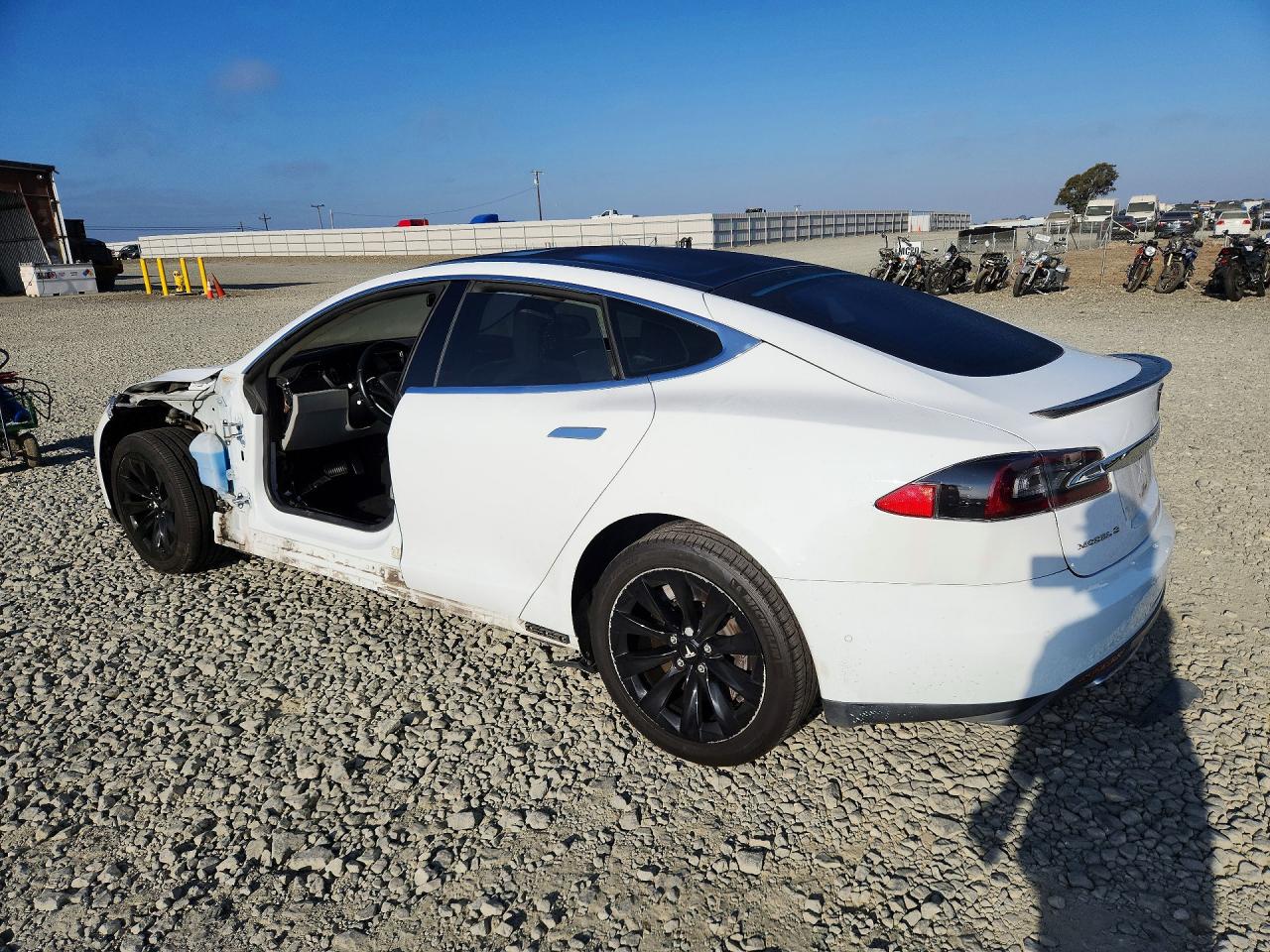 2015 Tesla Model S 85d White vin: 5YJSA1H26FFP78010