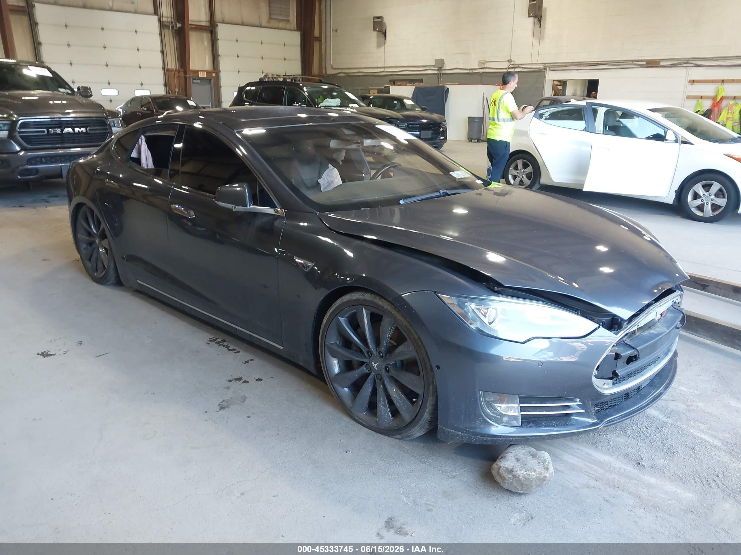 2015 Tesla Model S 70d/85d/p85d Gray vin: 5YJSA1H27FF089805