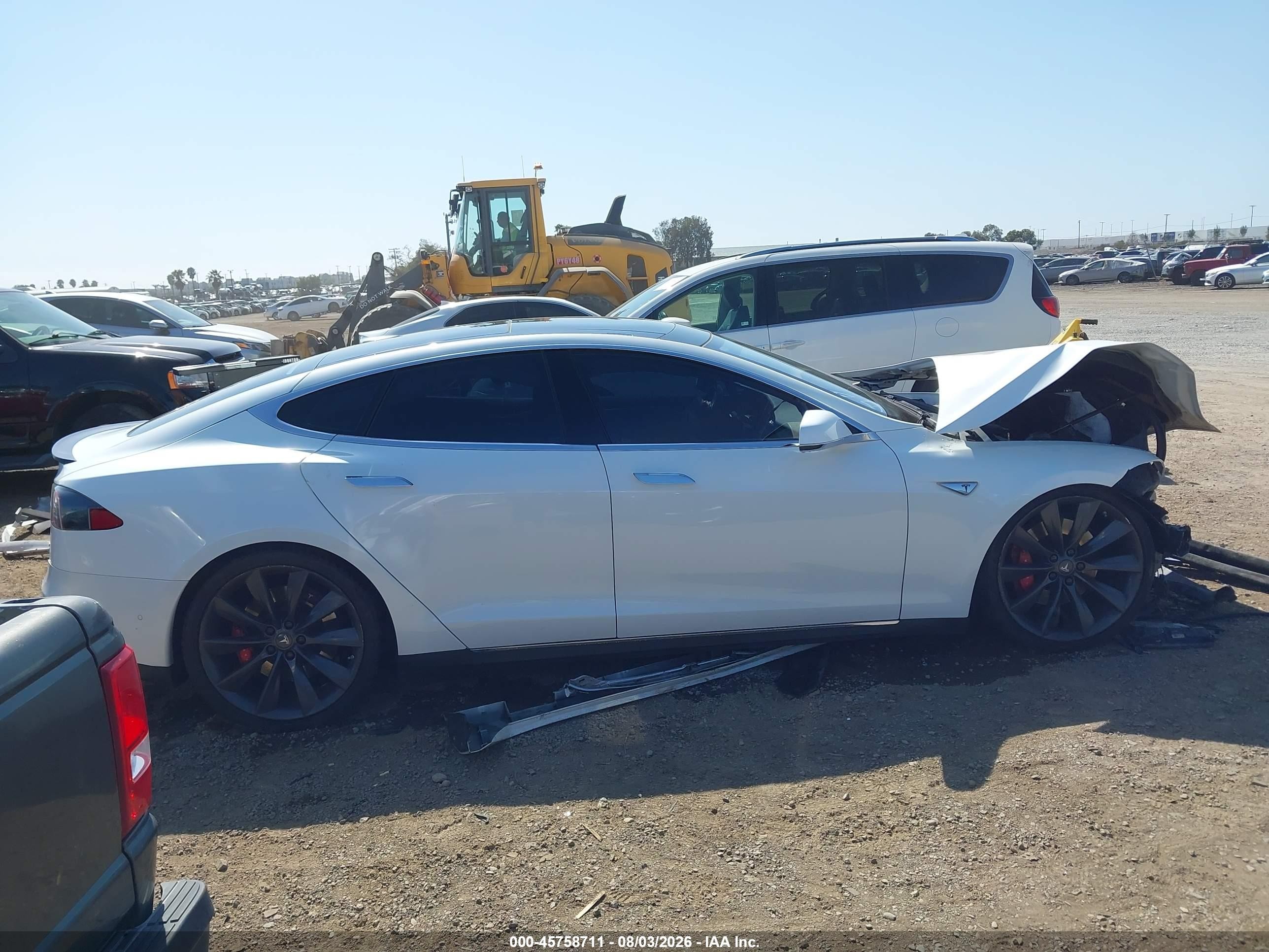 2014 Tesla Model S P85d White vin: 5YJSA1H28EFP67508