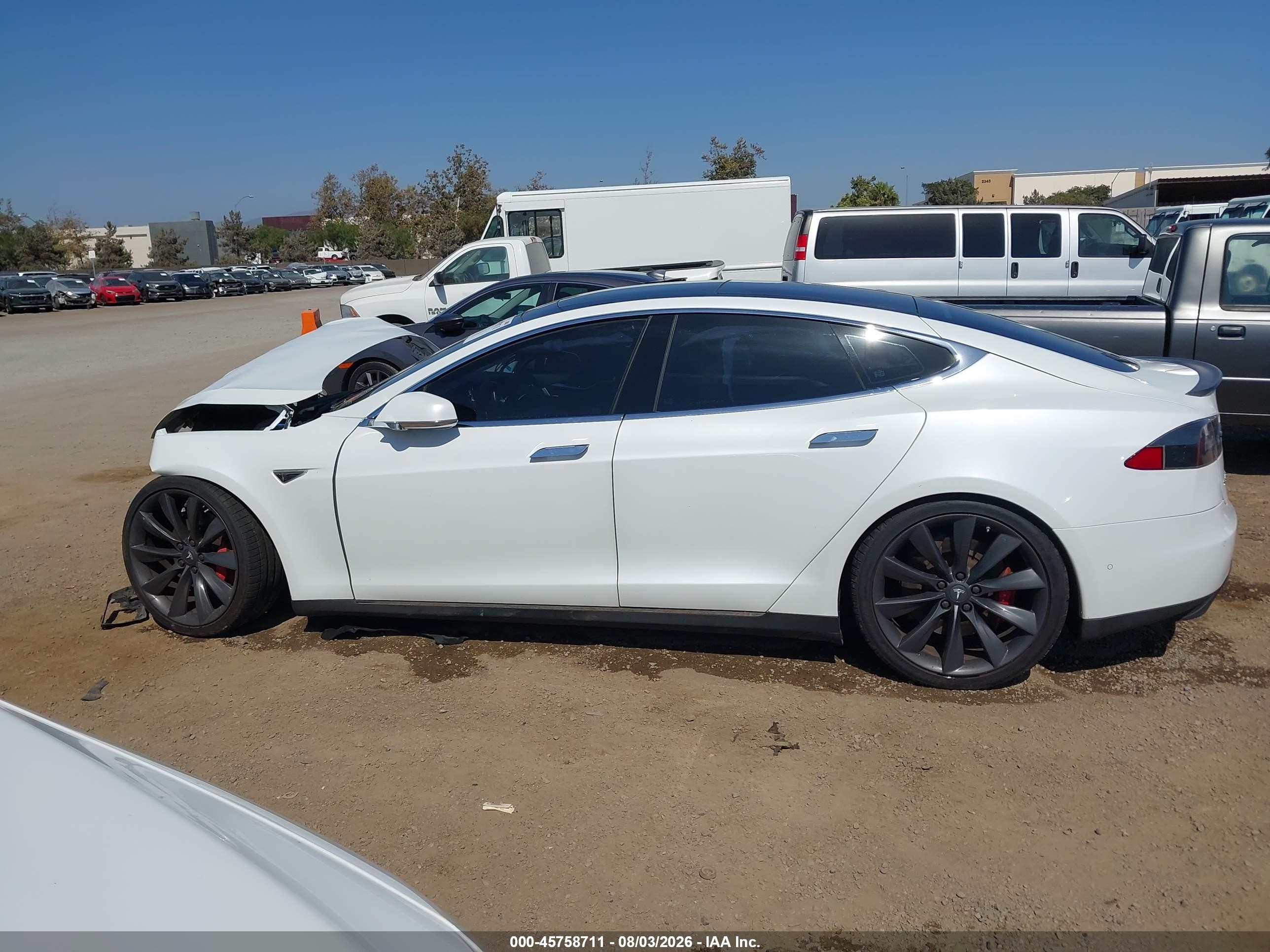 2014 Tesla Model S P85d White vin: 5YJSA1H28EFP67508