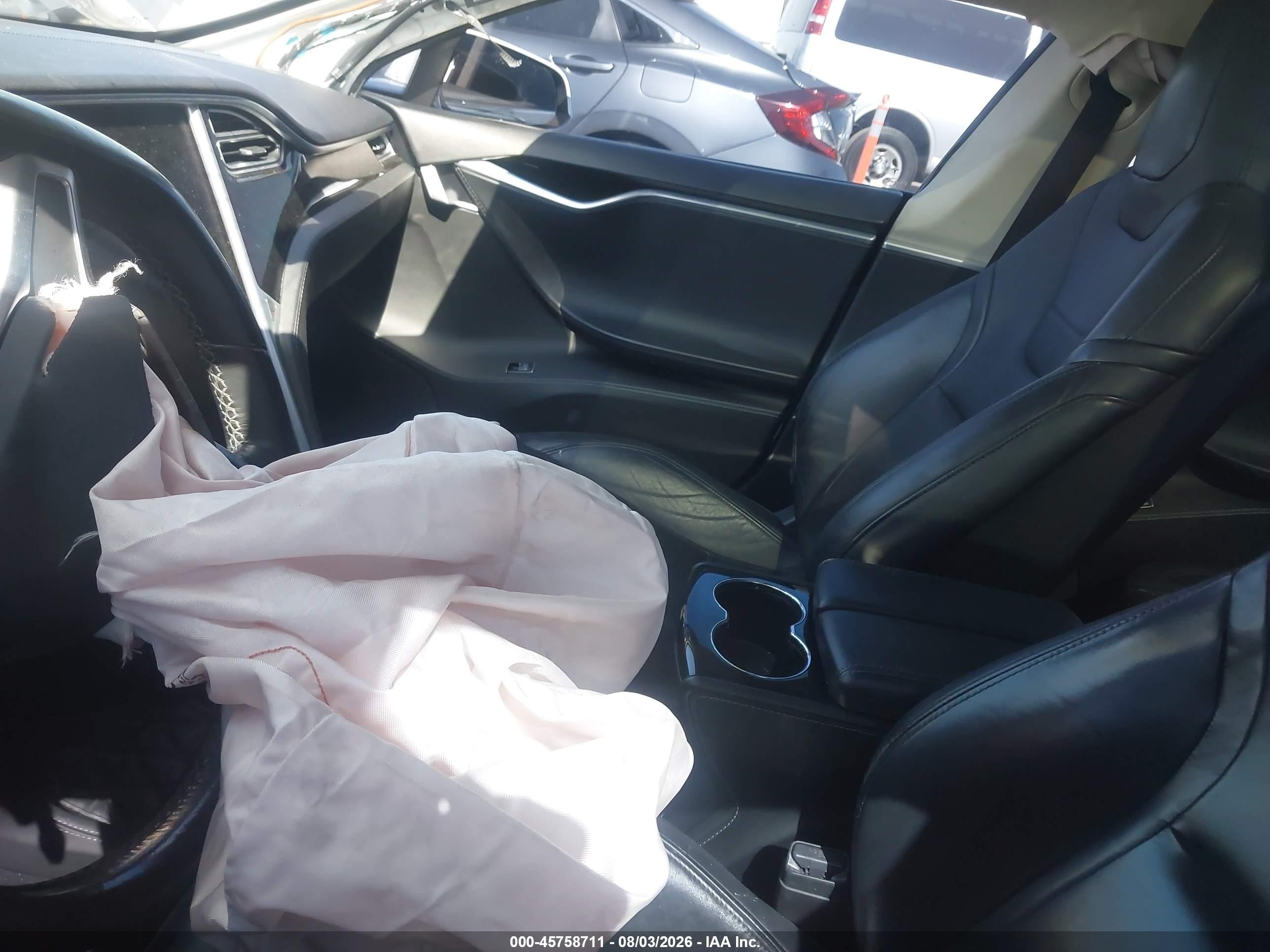 2014 Tesla Model S P85d White vin: 5YJSA1H28EFP67508