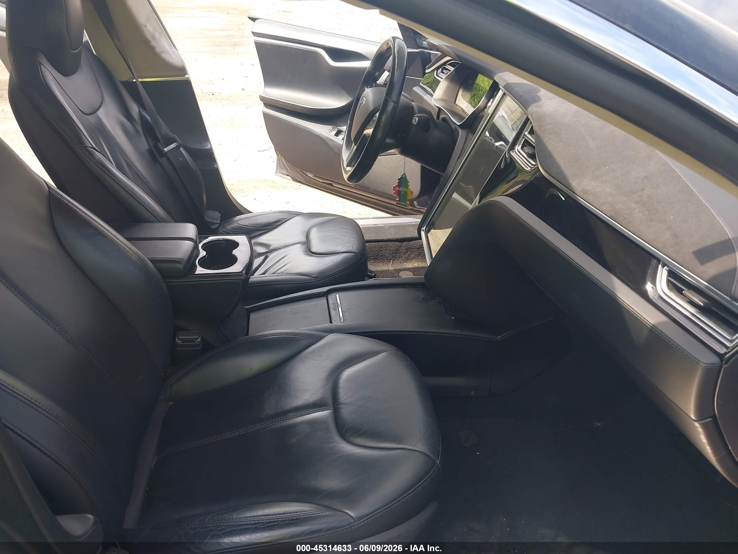2014 Tesla Model S P85d Dark Blue vin: 5YJSA1H2XEFP65808