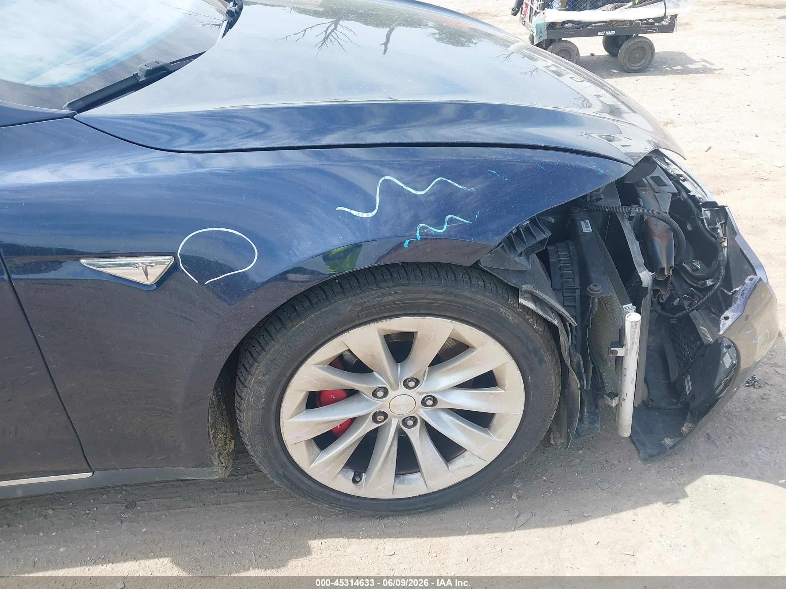 2014 Tesla Model S P85d Dark Blue vin: 5YJSA1H2XEFP65808