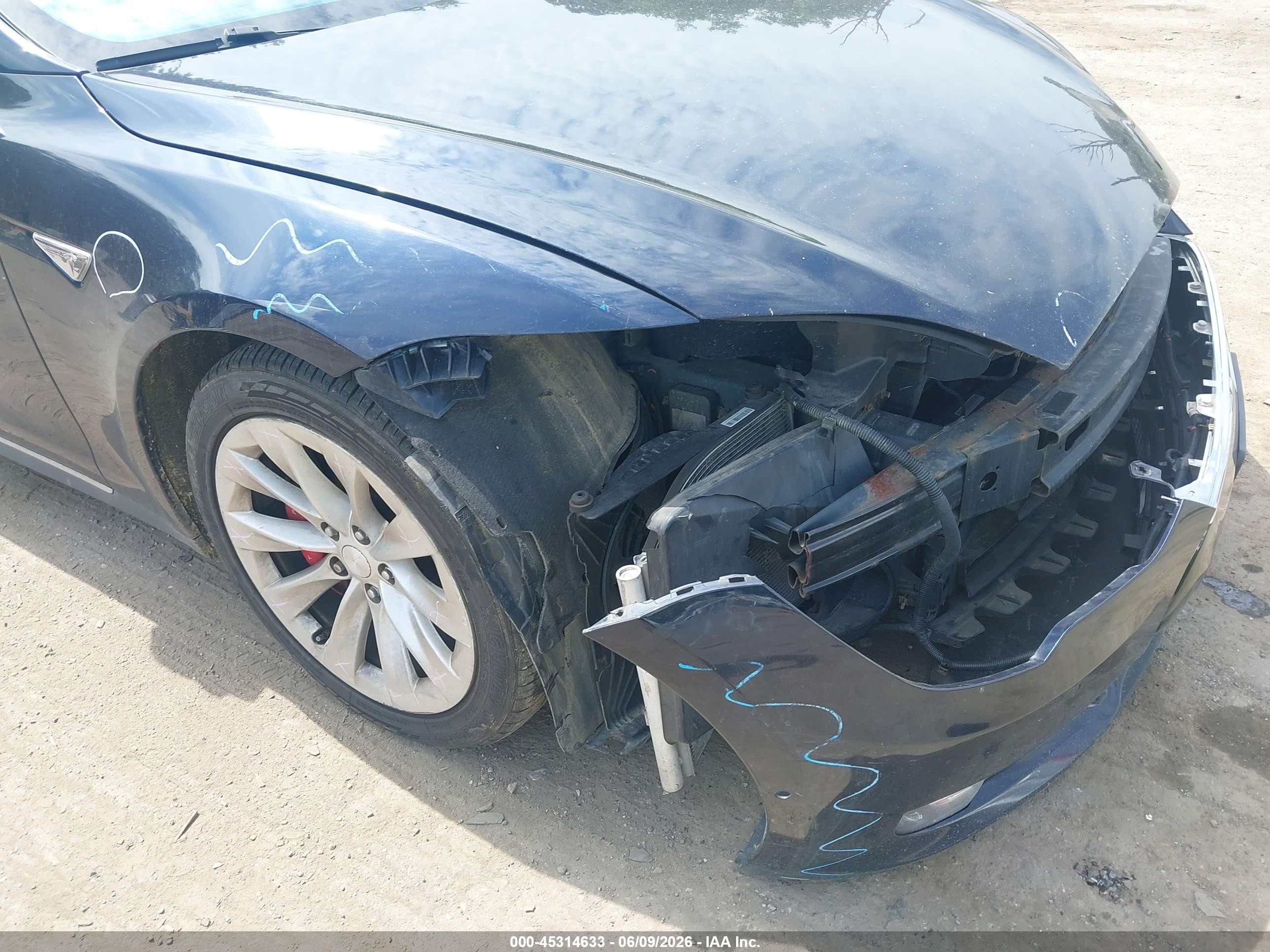 2014 Tesla Model S P85d Dark Blue vin: 5YJSA1H2XEFP65808