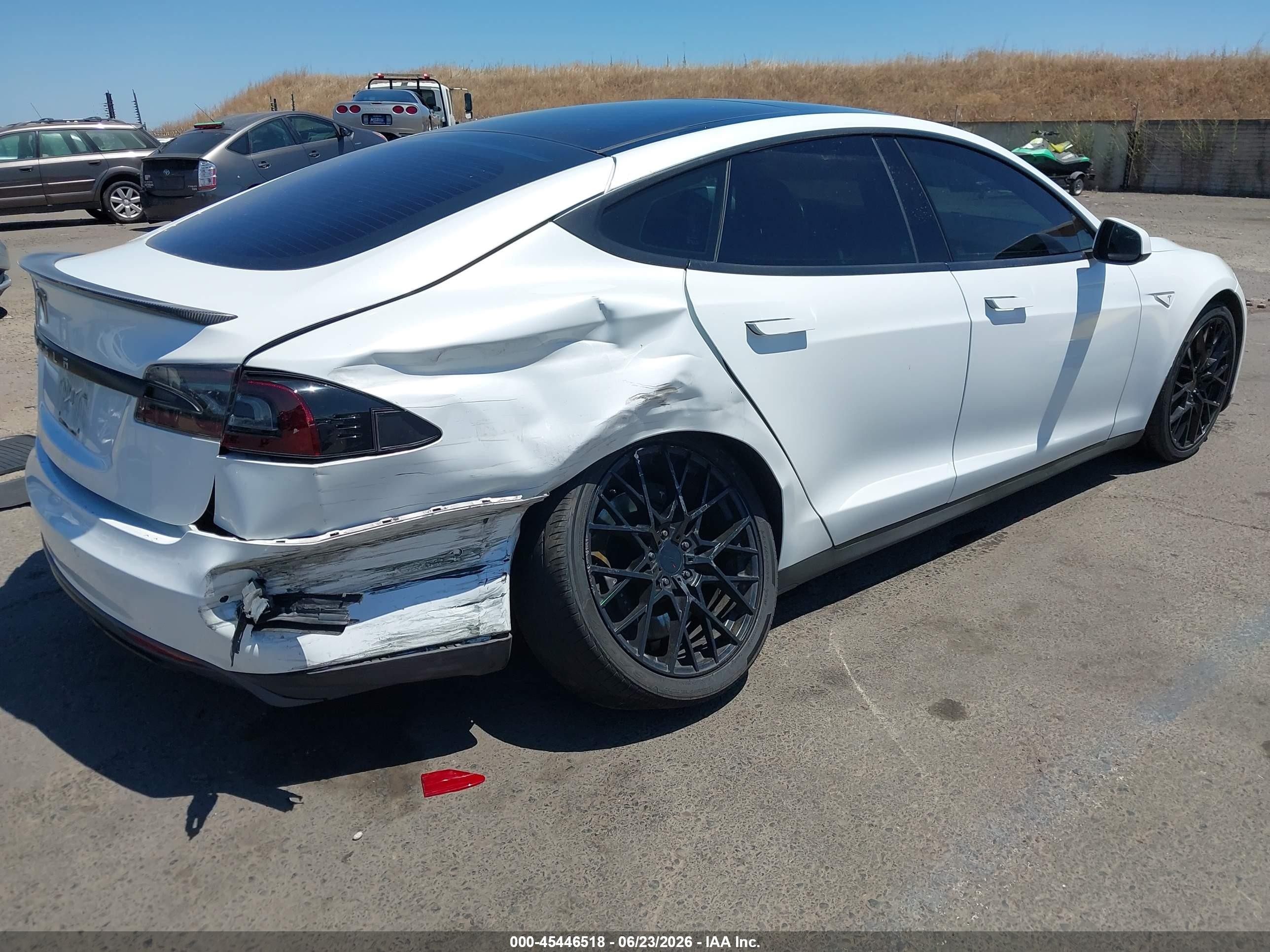2015 Tesla Model S 70d/85d/p85d White vin: 5YJSA1H2XFF085196