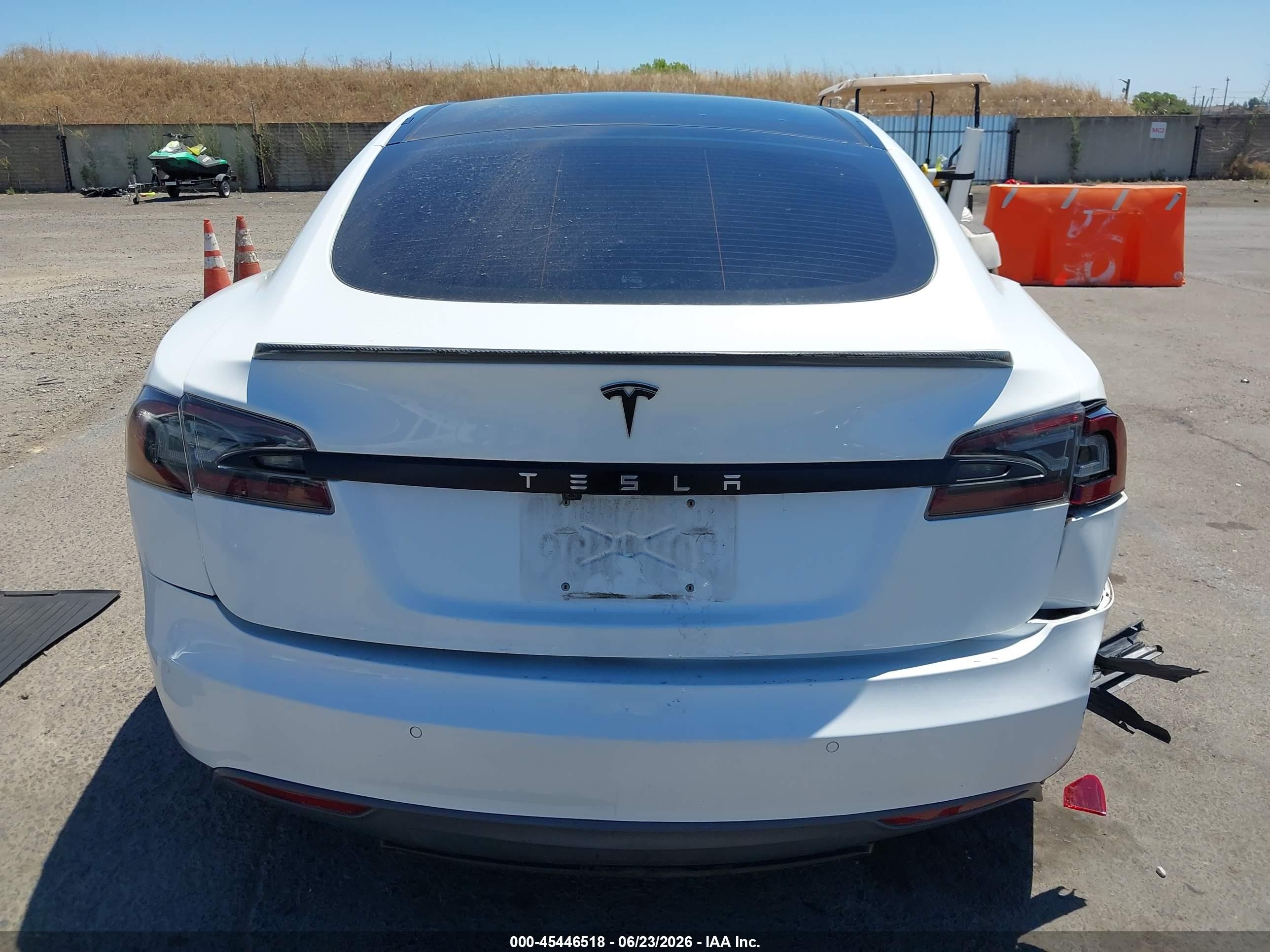 2015 Tesla Model S 70d/85d/p85d White vin: 5YJSA1H2XFF085196