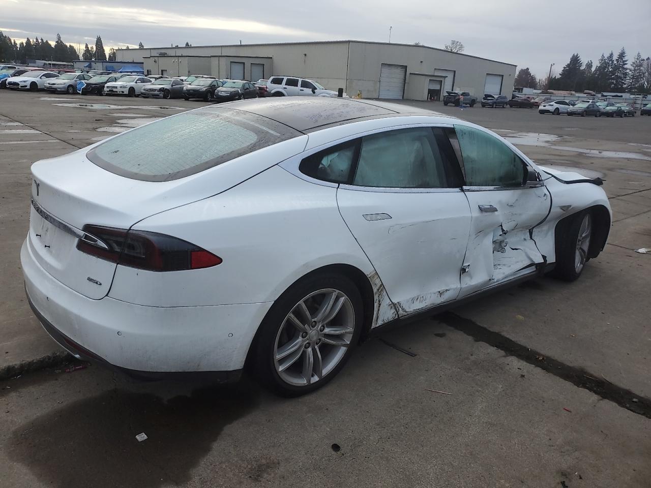 2015 Tesla Model S 85d Белый vin: 5YJSA1H2XFFP70380