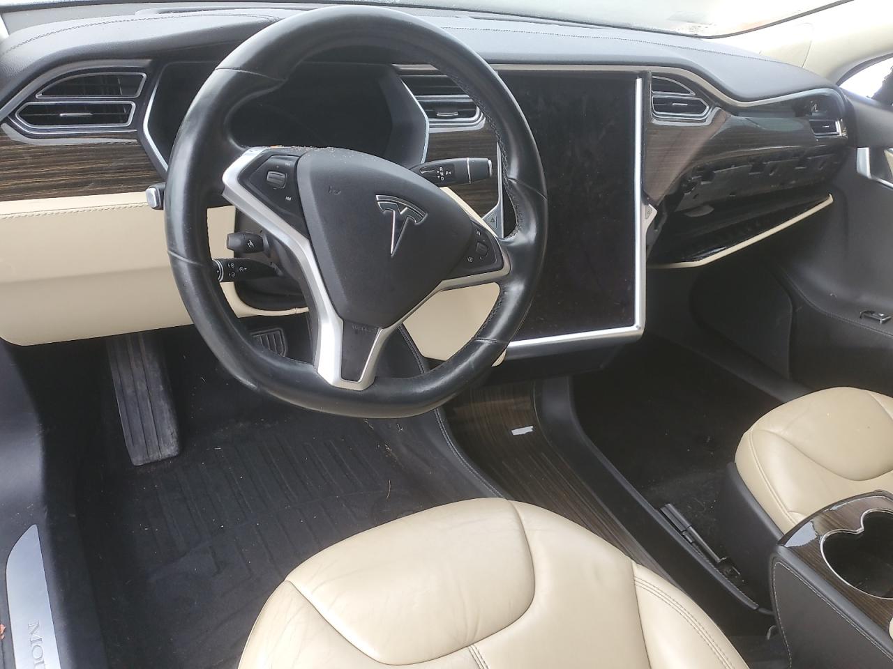 2015 Tesla Model S 85d Белый vin: 5YJSA1H2XFFP70380