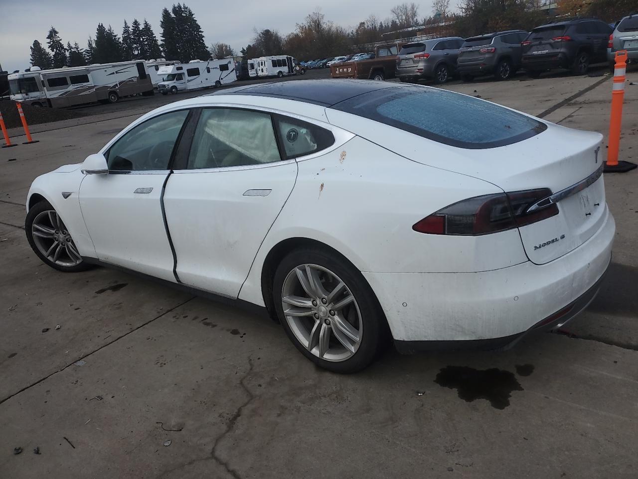 2015 Tesla Model S 85d Белый vin: 5YJSA1H2XFFP70380