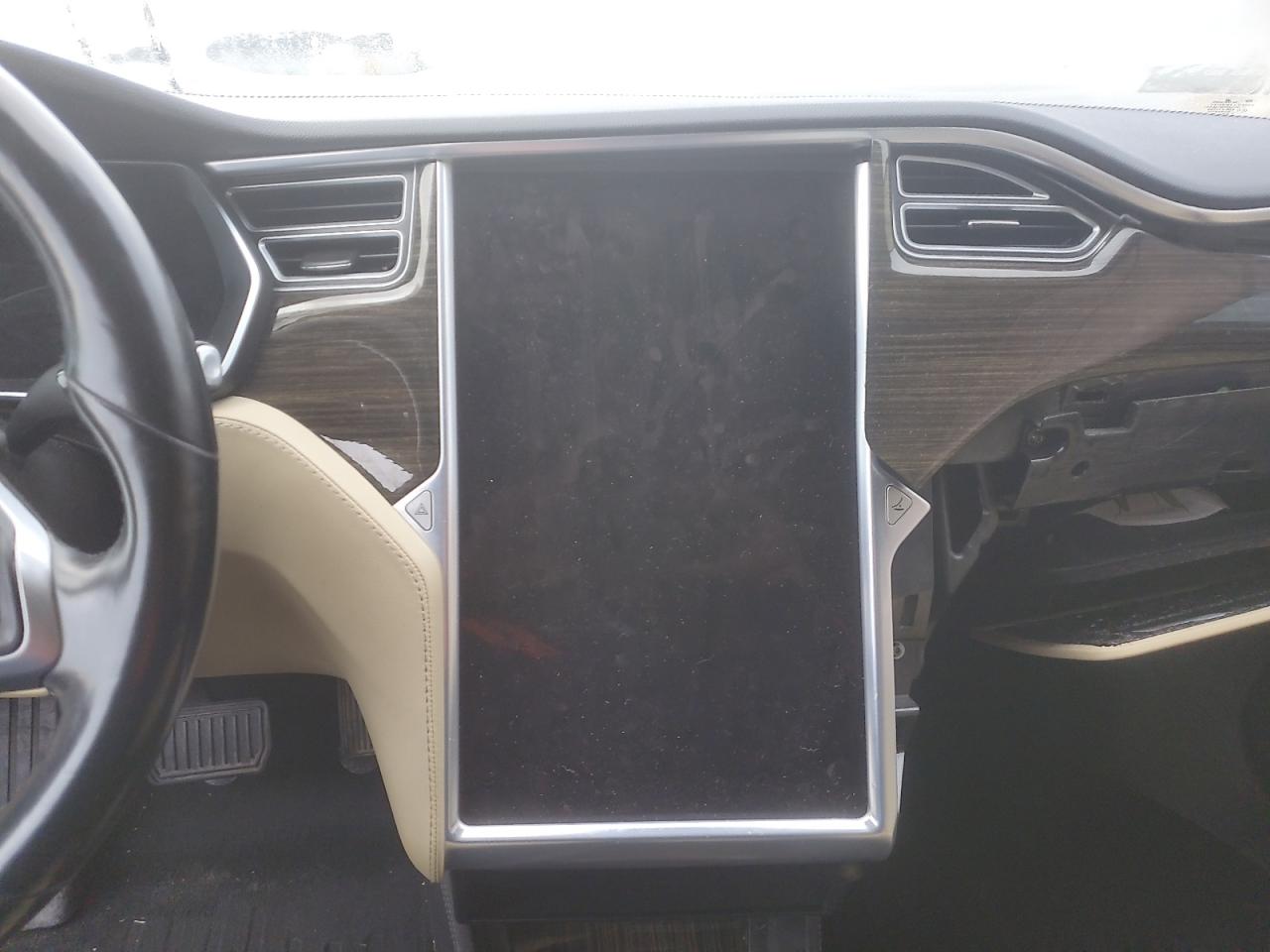 2015 Tesla Model S 85d Белый vin: 5YJSA1H2XFFP70380