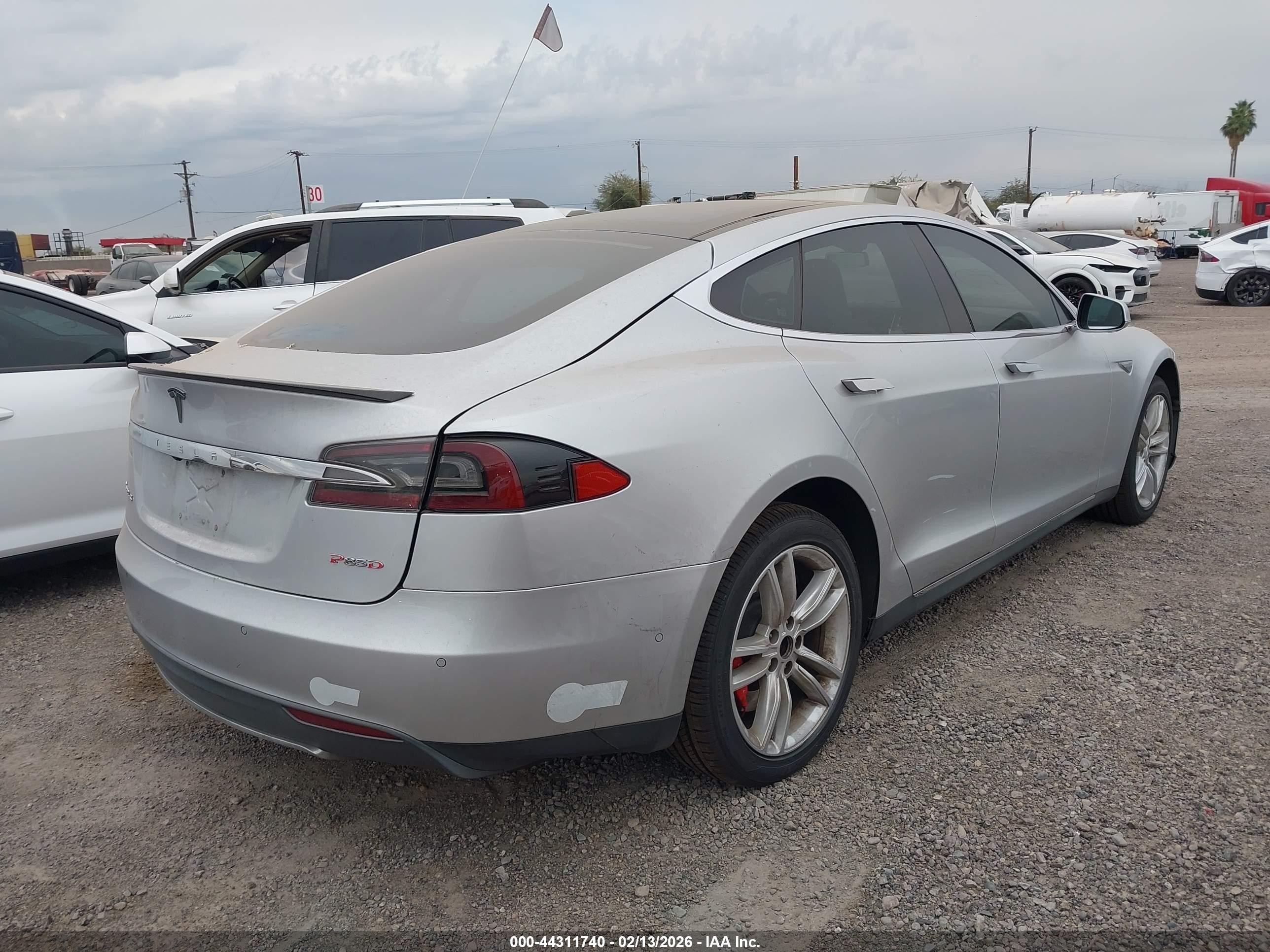 2015 Tesla Model S 85d/p85d Серебряный vin: 5YJSA1H45FF081140