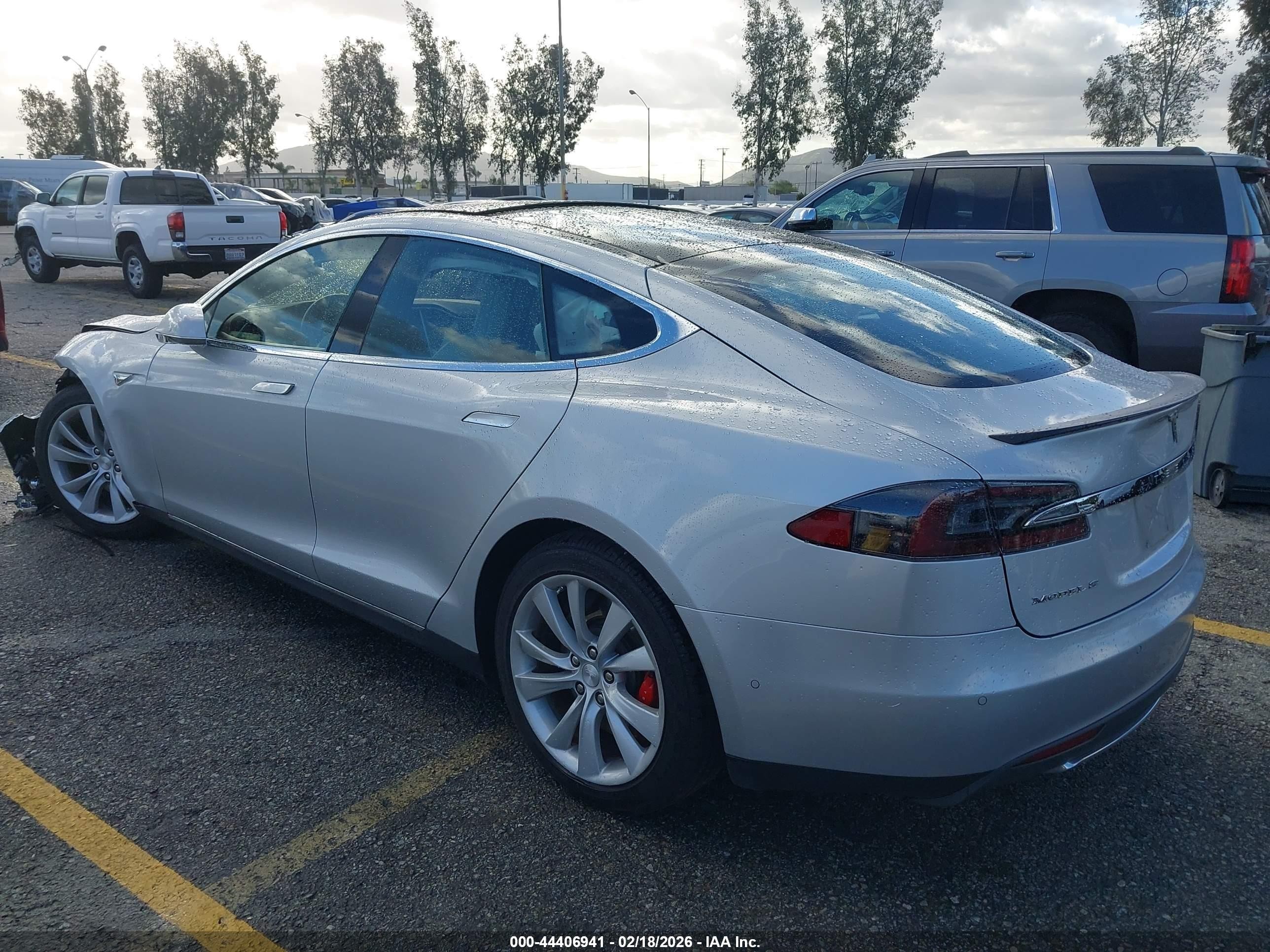 2015 Tesla Model S 85d/p85d Silver vin: 5YJSA1H47FF085089