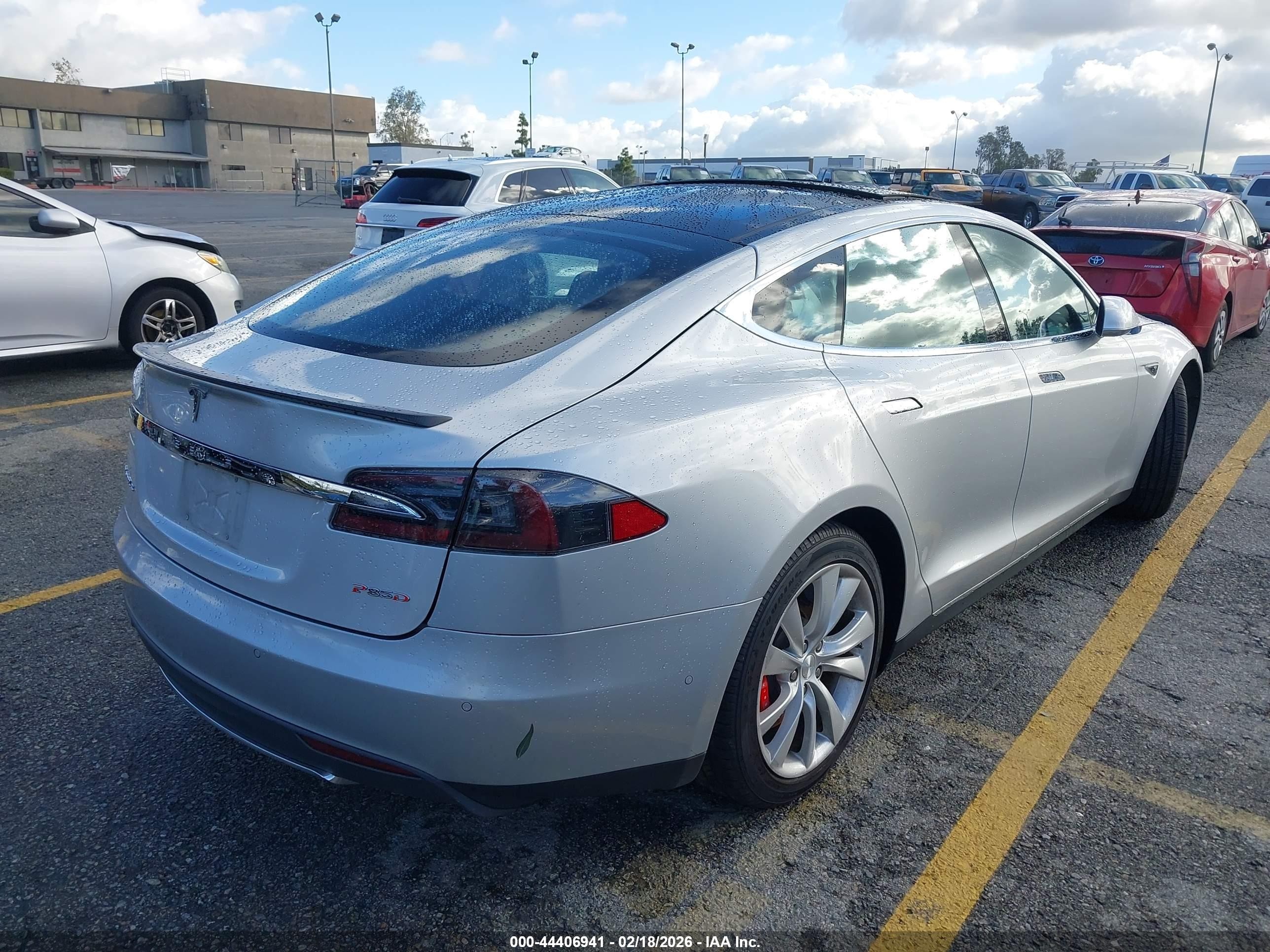 2015 Tesla Model S 85d/p85d Silver vin: 5YJSA1H47FF085089