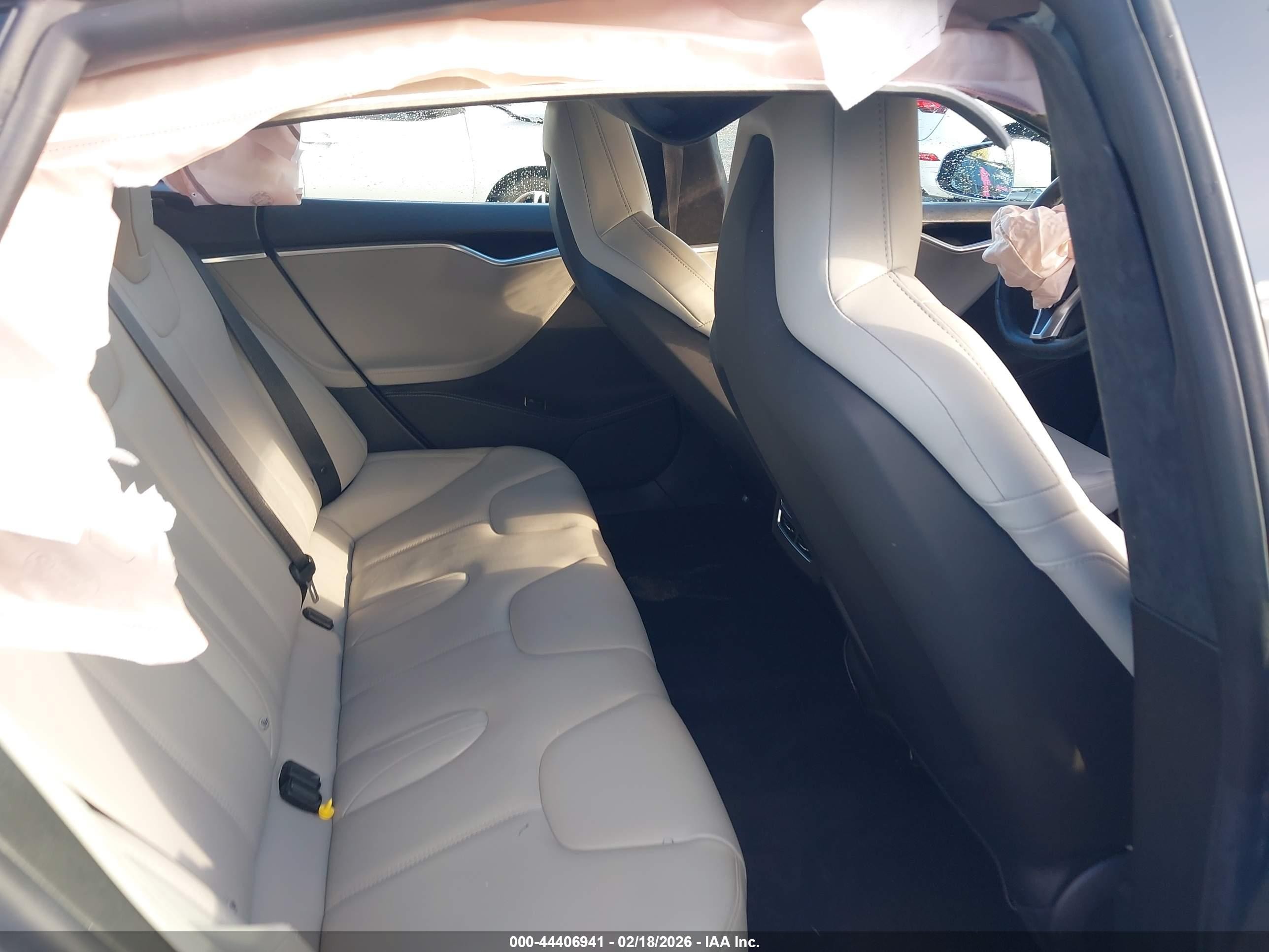 2015 Tesla Model S 85d/p85d Silver vin: 5YJSA1H47FF085089
