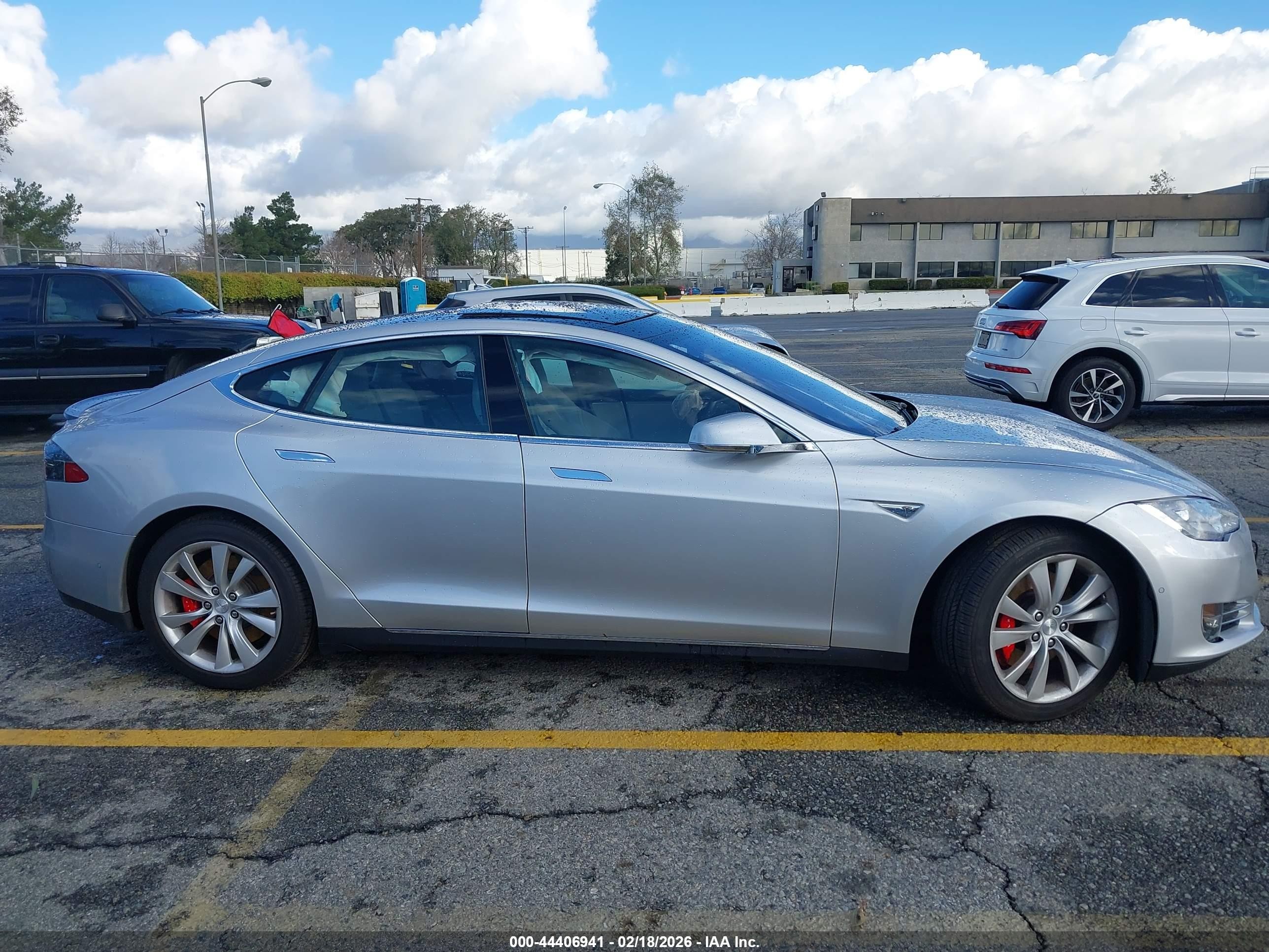 2015 Tesla Model S 85d/p85d Silver vin: 5YJSA1H47FF085089