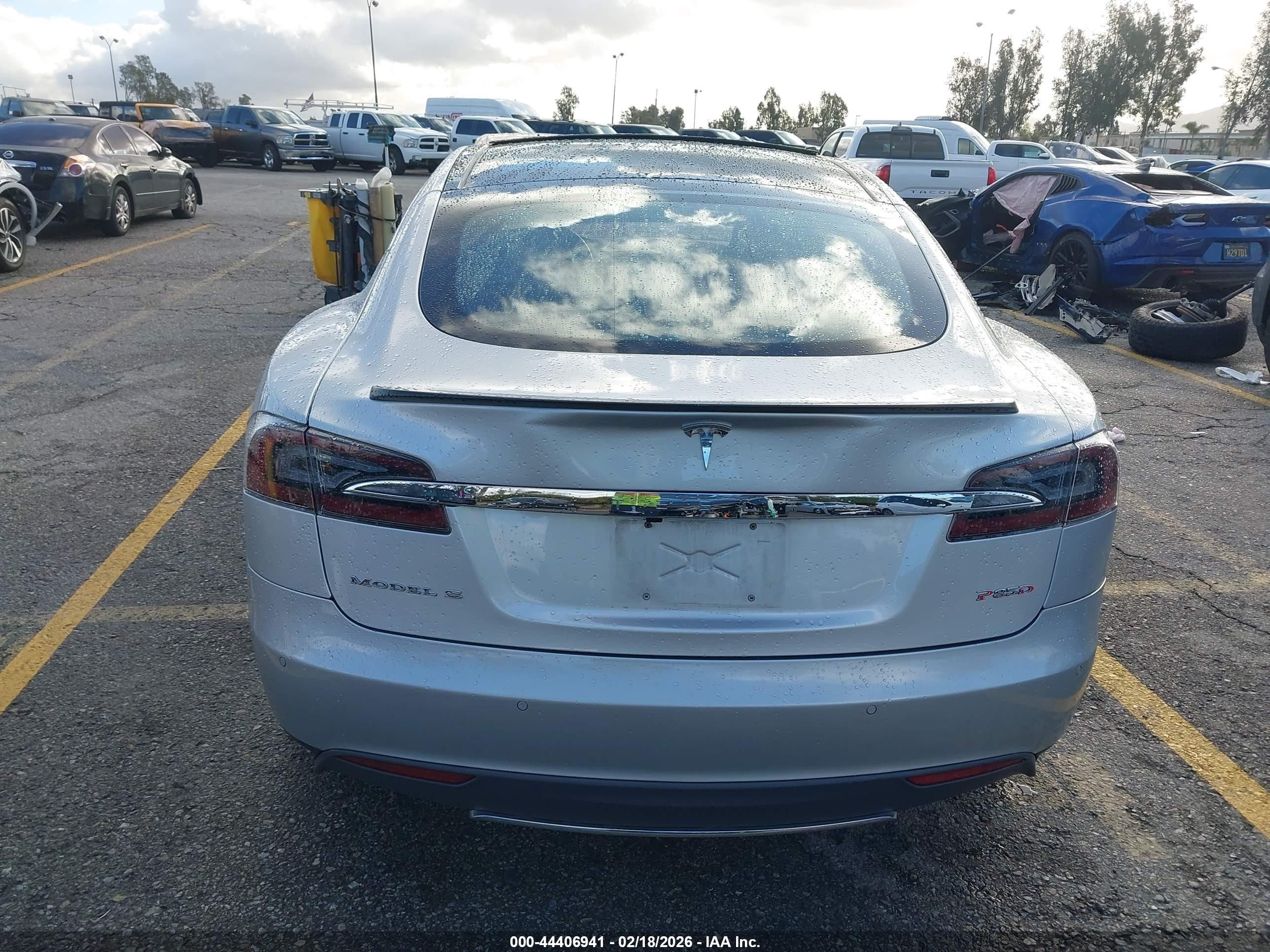 2015 Tesla Model S 85d/p85d Silver vin: 5YJSA1H47FF085089