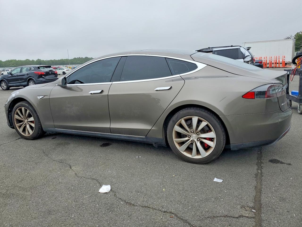 2015 Tesla Model S P85d Brown vin: 5YJSA1H47FF097176