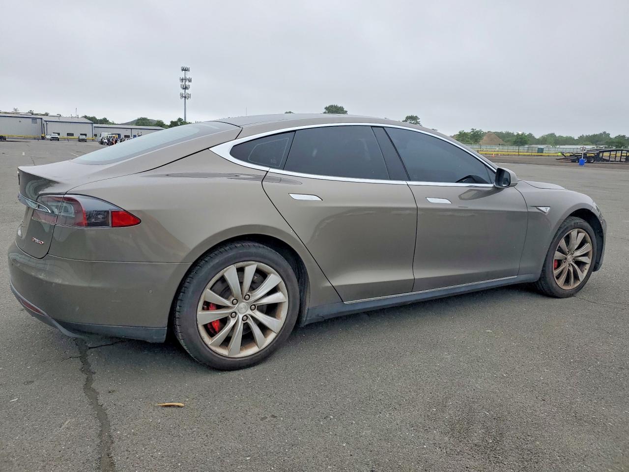 2015 Tesla Model S P85d Brown vin: 5YJSA1H47FF097176