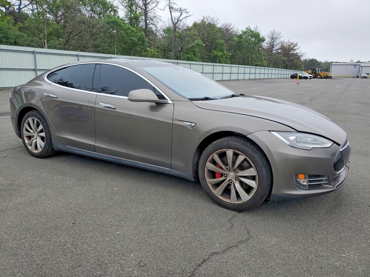 2015 Tesla Model S P85d Brown vin: 5YJSA1H47FF097176