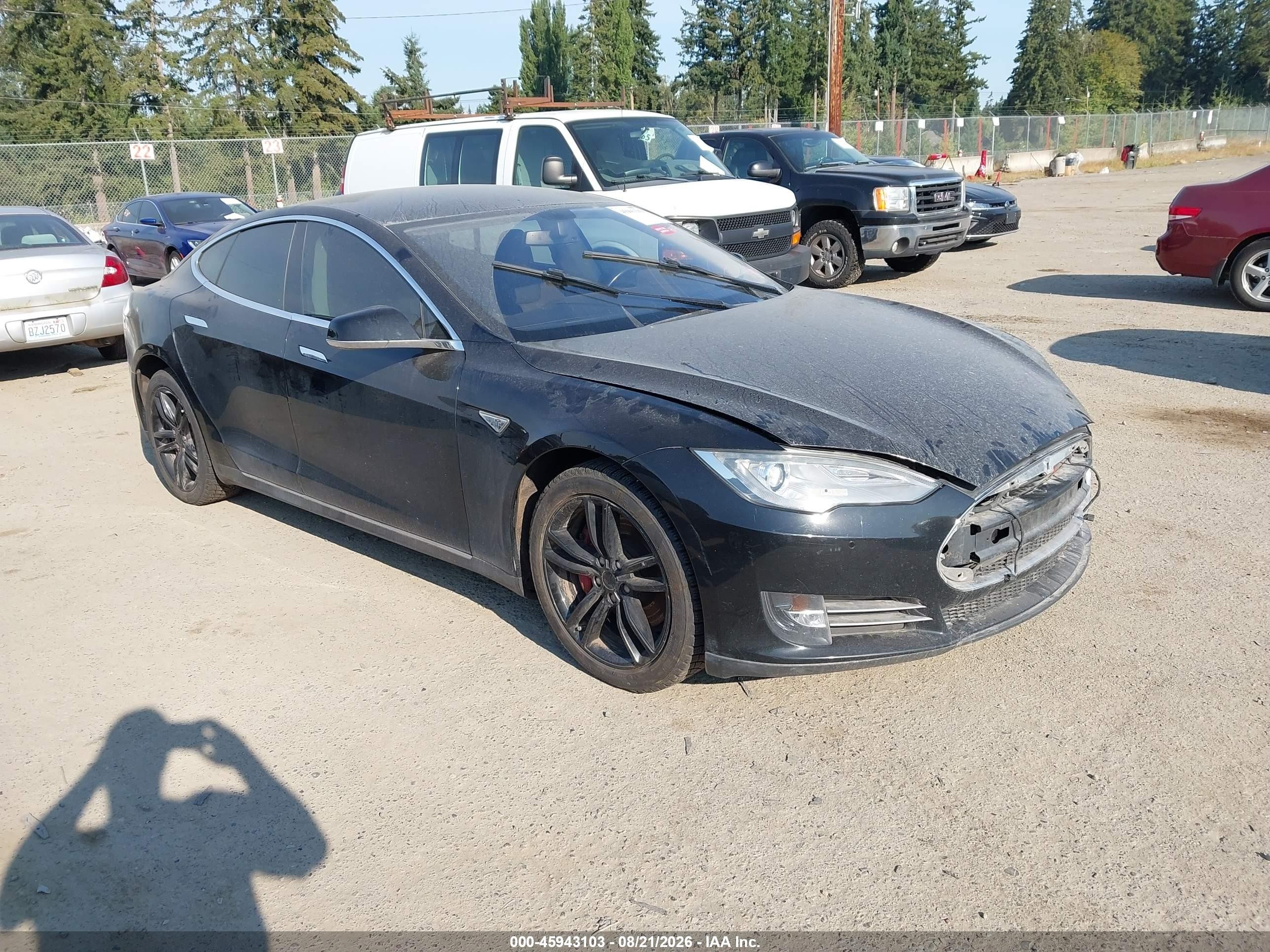 2014 Tesla Model S   Black vin: 5YJSA1S10EFP41095