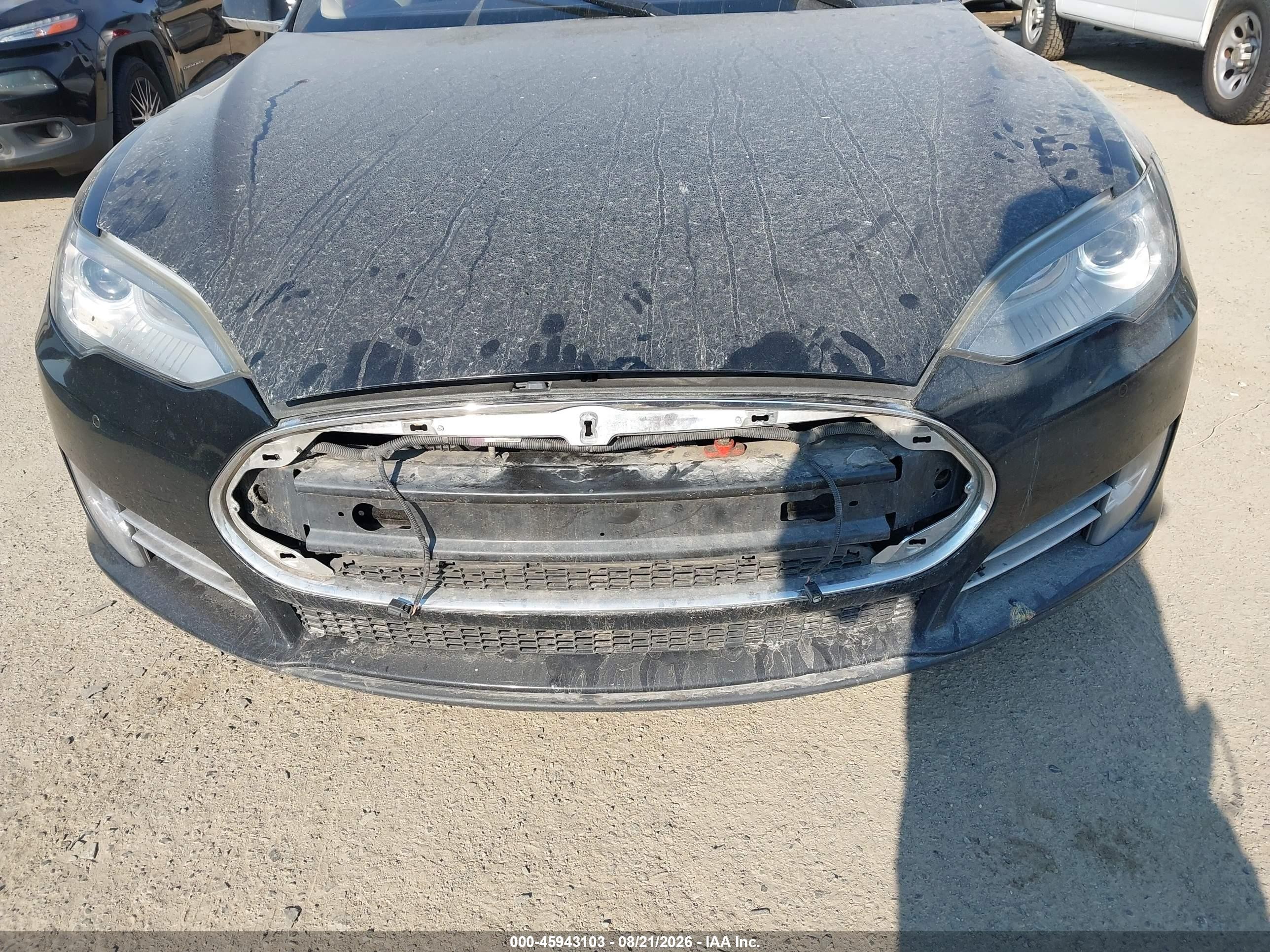 2014 Tesla Model S   Black vin: 5YJSA1S10EFP41095