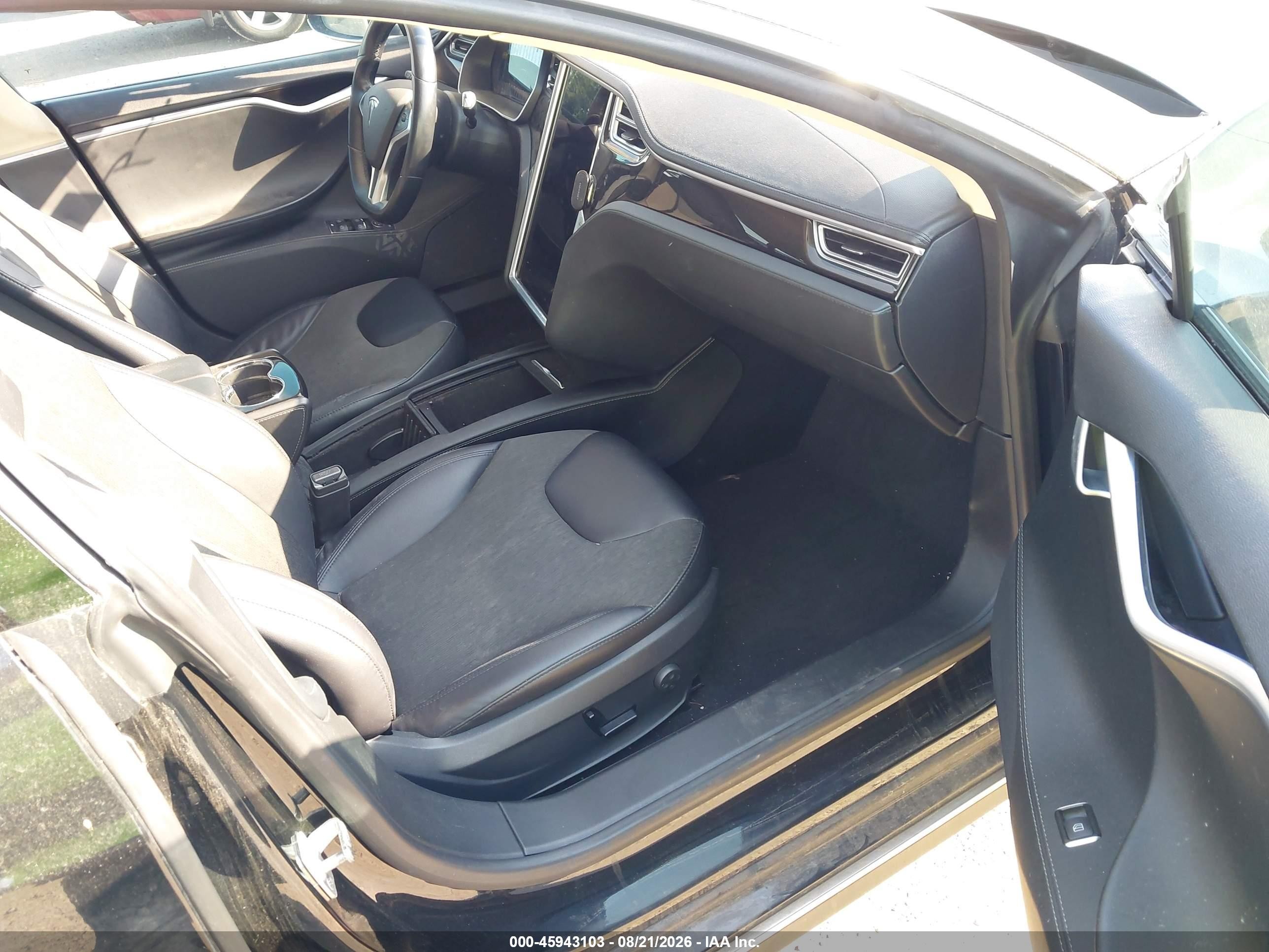 2014 Tesla Model S   Black vin: 5YJSA1S10EFP41095