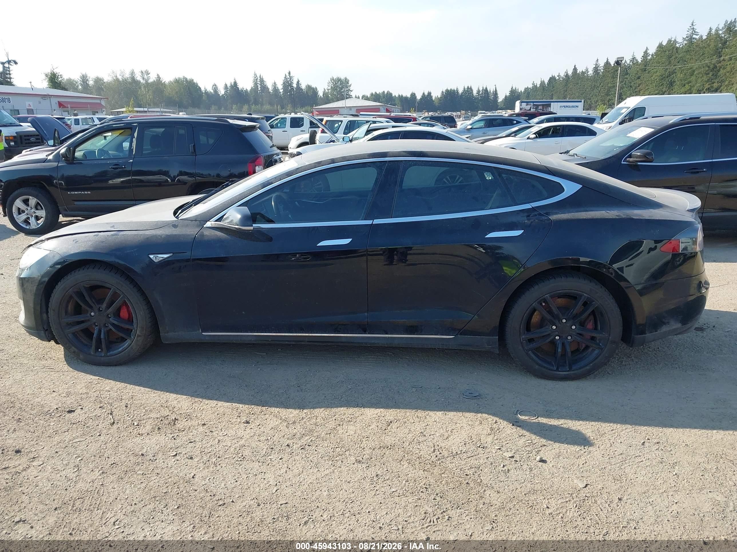 2014 Tesla Model S   Black vin: 5YJSA1S10EFP41095