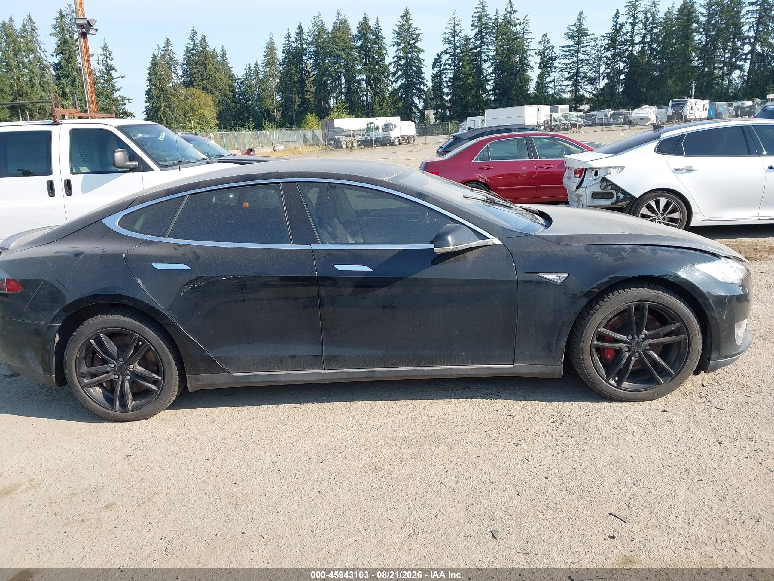 2014 Tesla Model S   Black vin: 5YJSA1S10EFP41095