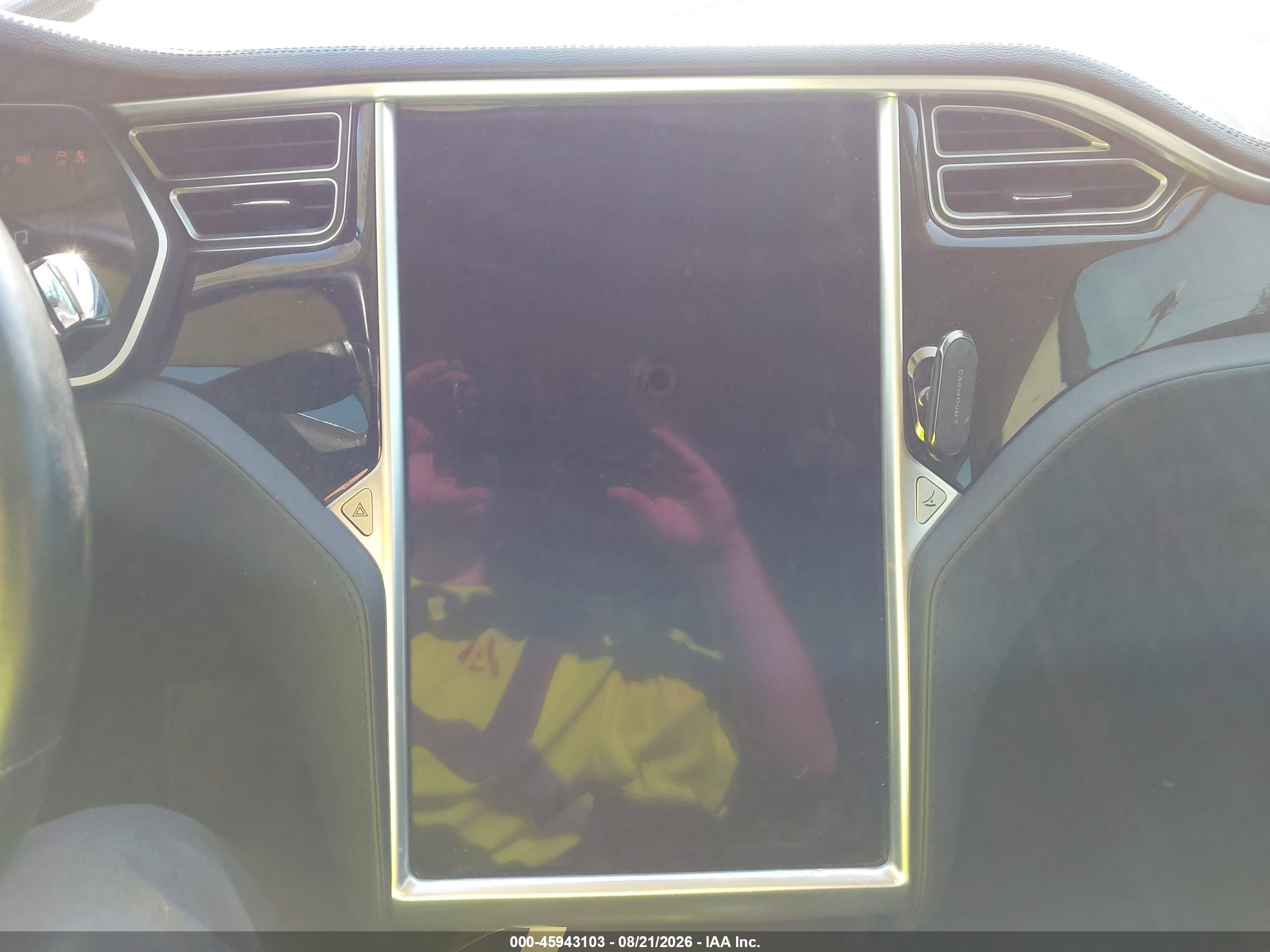 2014 Tesla Model S   Black vin: 5YJSA1S10EFP41095