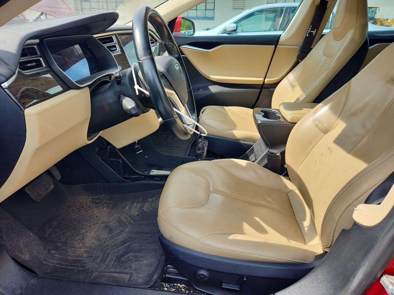 2014 Tesla Model S Red vin: 5YJSA1S10EFP43459