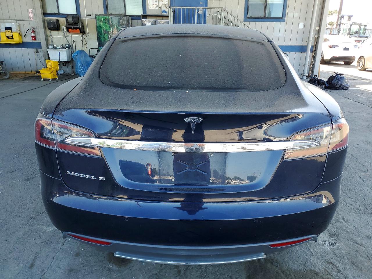 2015 Tesla Model S 60 Синий vin: 5YJSA1S10FFP71554