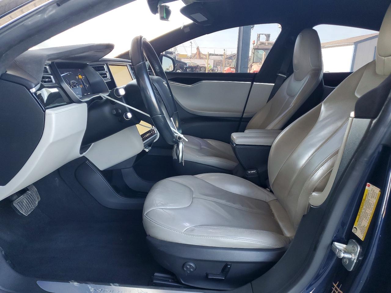 2015 Tesla Model S 60 Синий vin: 5YJSA1S10FFP71554