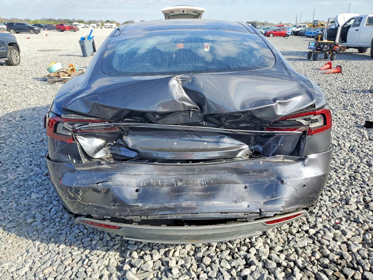2015 Tesla Model S 60 Gray vin: 5YJSA1S11FF081165
