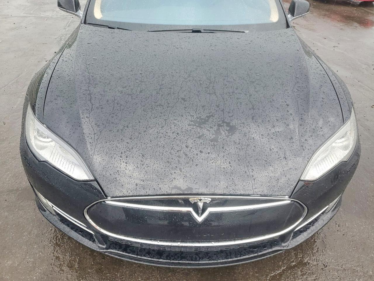 2014 Tesla Model S Black vin: 5YJSA1S12EFP41471
