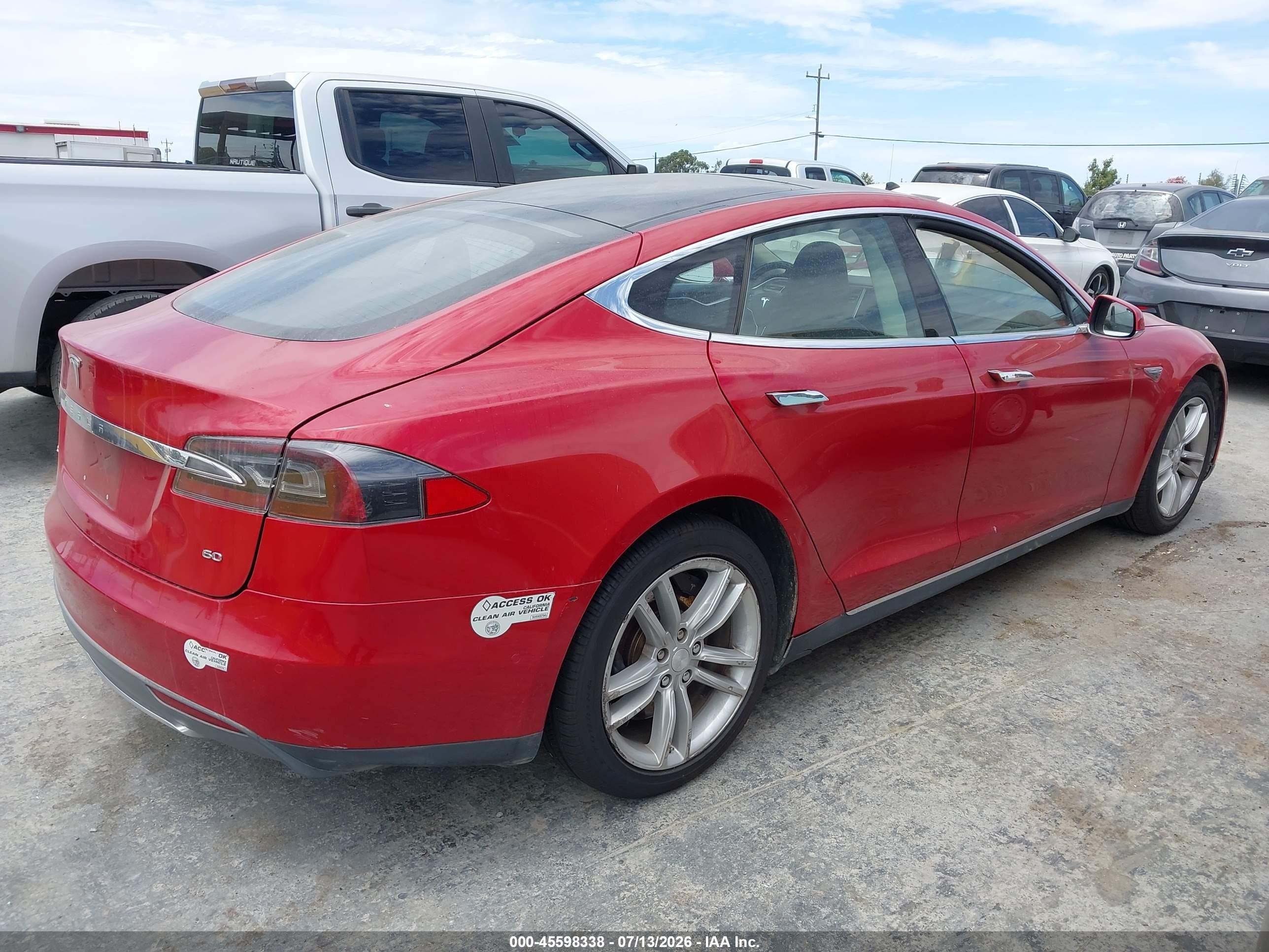 2014 Tesla Model S   Red vin: 5YJSA1S12EFP60697