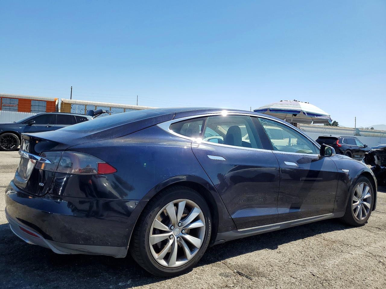 2015 Tesla Model S 60 Blue vin: 5YJSA1S12FFP73371