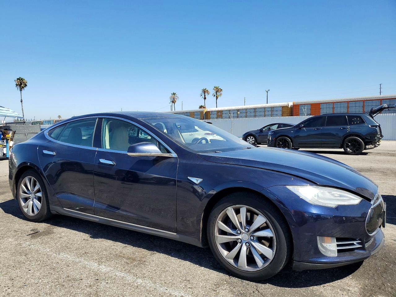 2015 Tesla Model S 60 Blue vin: 5YJSA1S12FFP73371