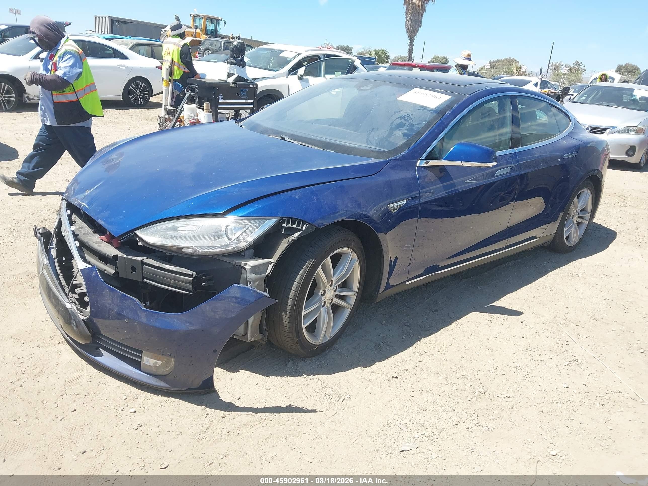 2015 Tesla Model S 60/70/85 Blue vin: 5YJSA1S14FF097926