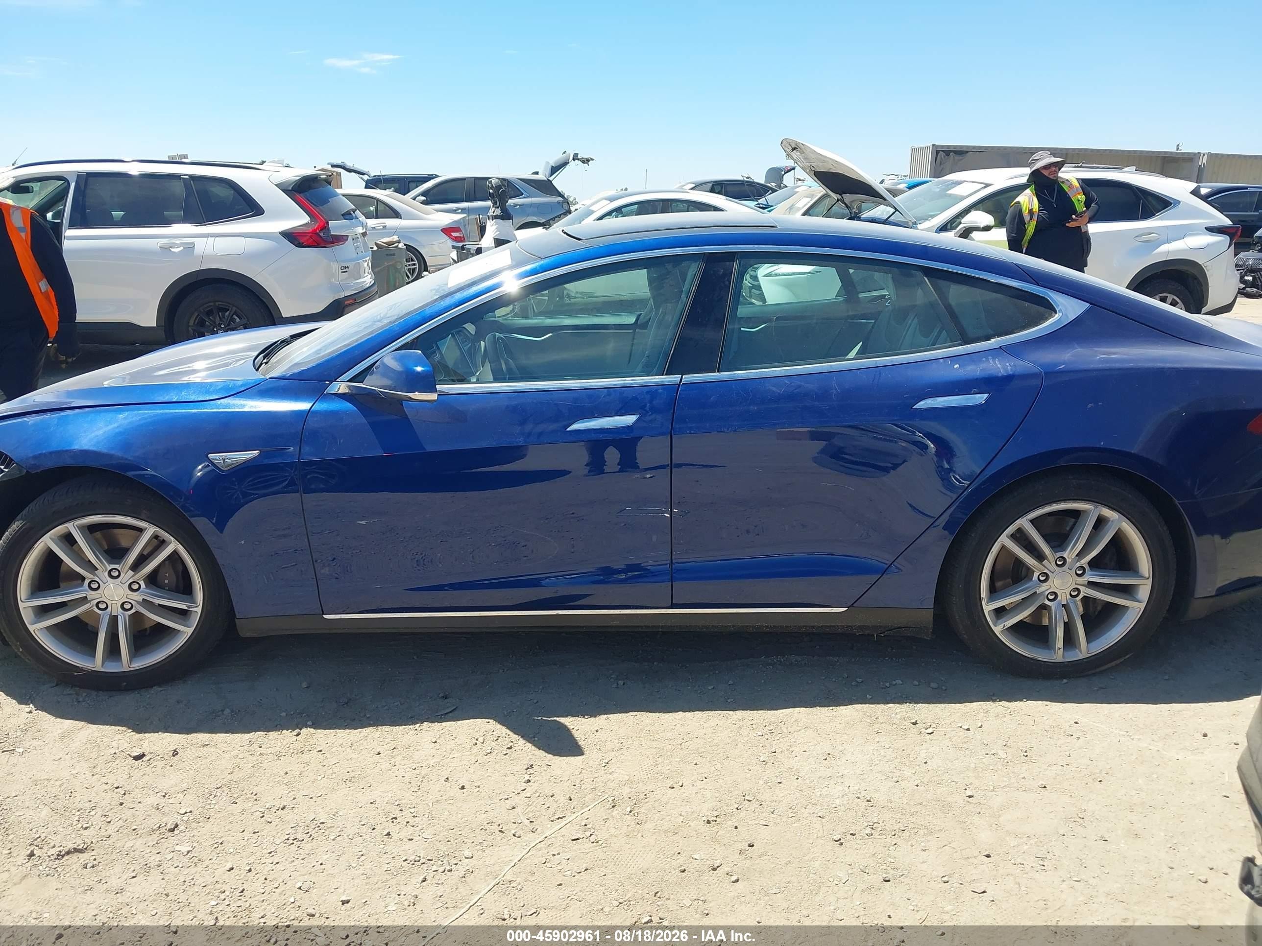 2015 Tesla Model S 60/70/85 Blue vin: 5YJSA1S14FF097926