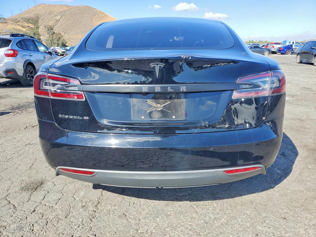 2015 Tesla Model S 60 Black vin: 5YJSA1S14FFP68821