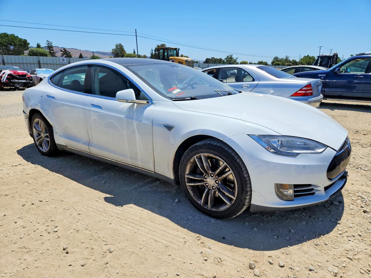 2014 Tesla Model S White vin: 5YJSA1S15EFP49838