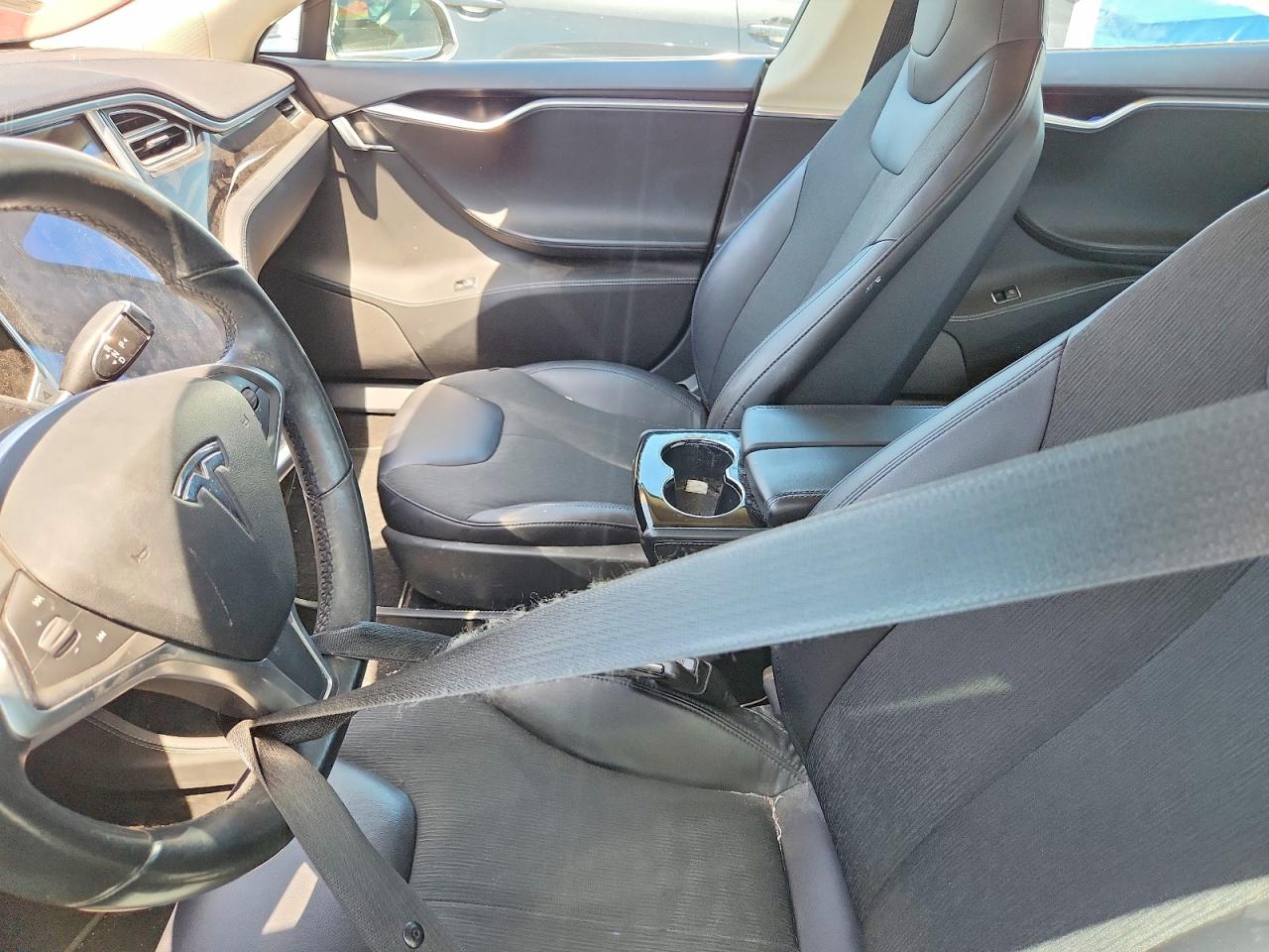 2014 Tesla Model S White vin: 5YJSA1S15EFP49838