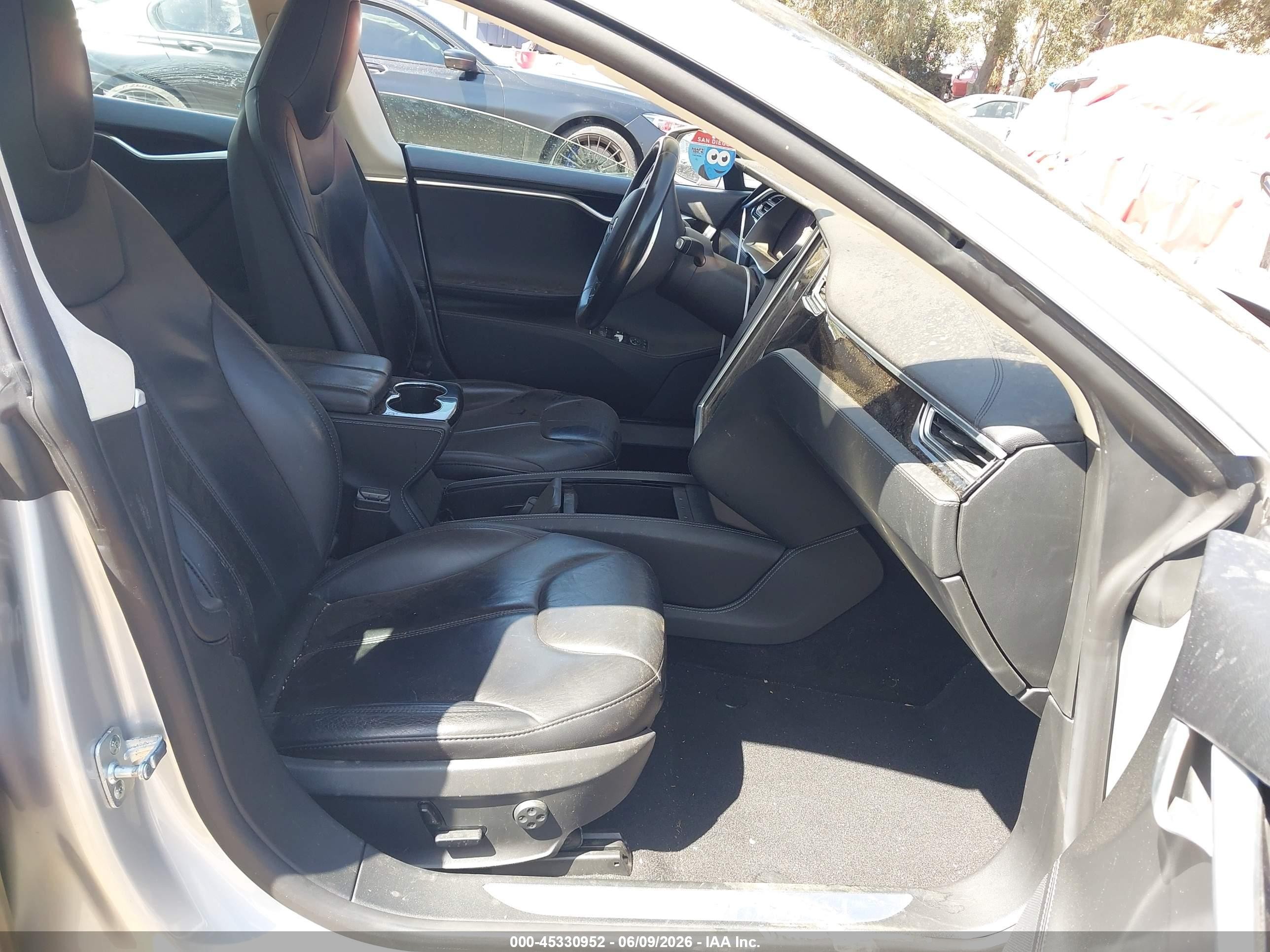 2014 Tesla Model S   Silver vin: 5YJSA1S15EFP60466