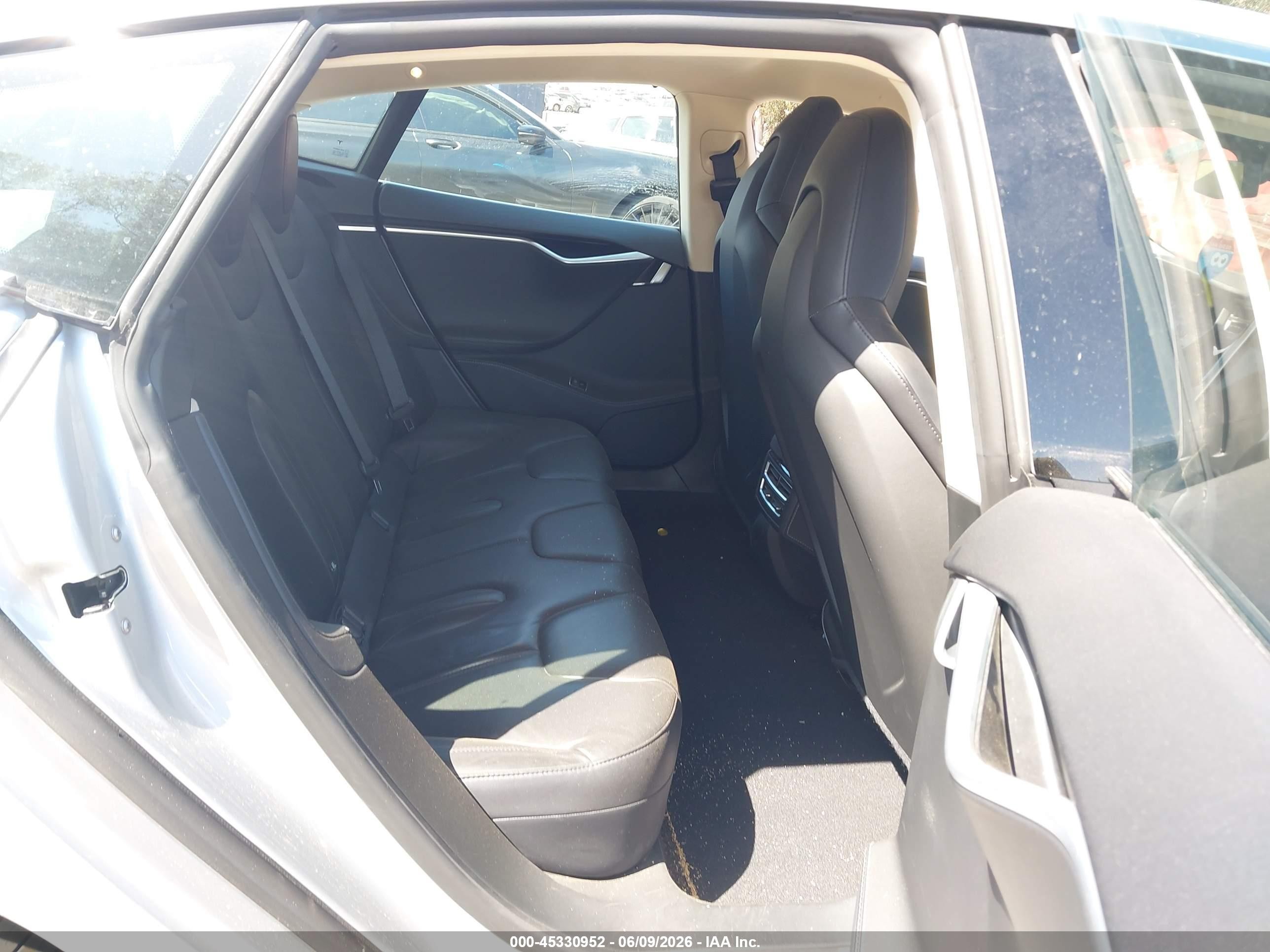 2014 Tesla Model S   Silver vin: 5YJSA1S15EFP60466
