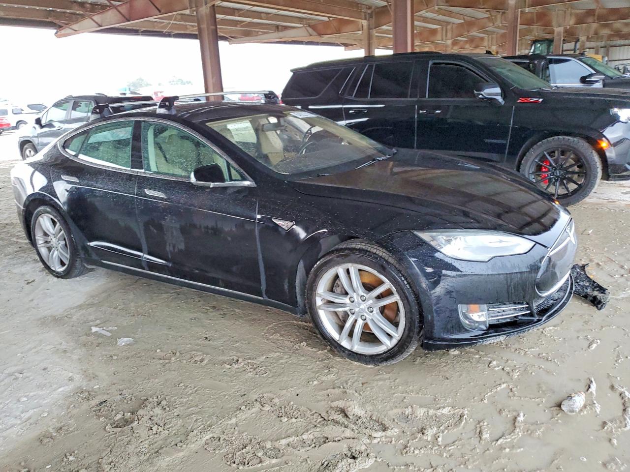 2014 Tesla Model S Black vin: 5YJSA1S18EFP32872