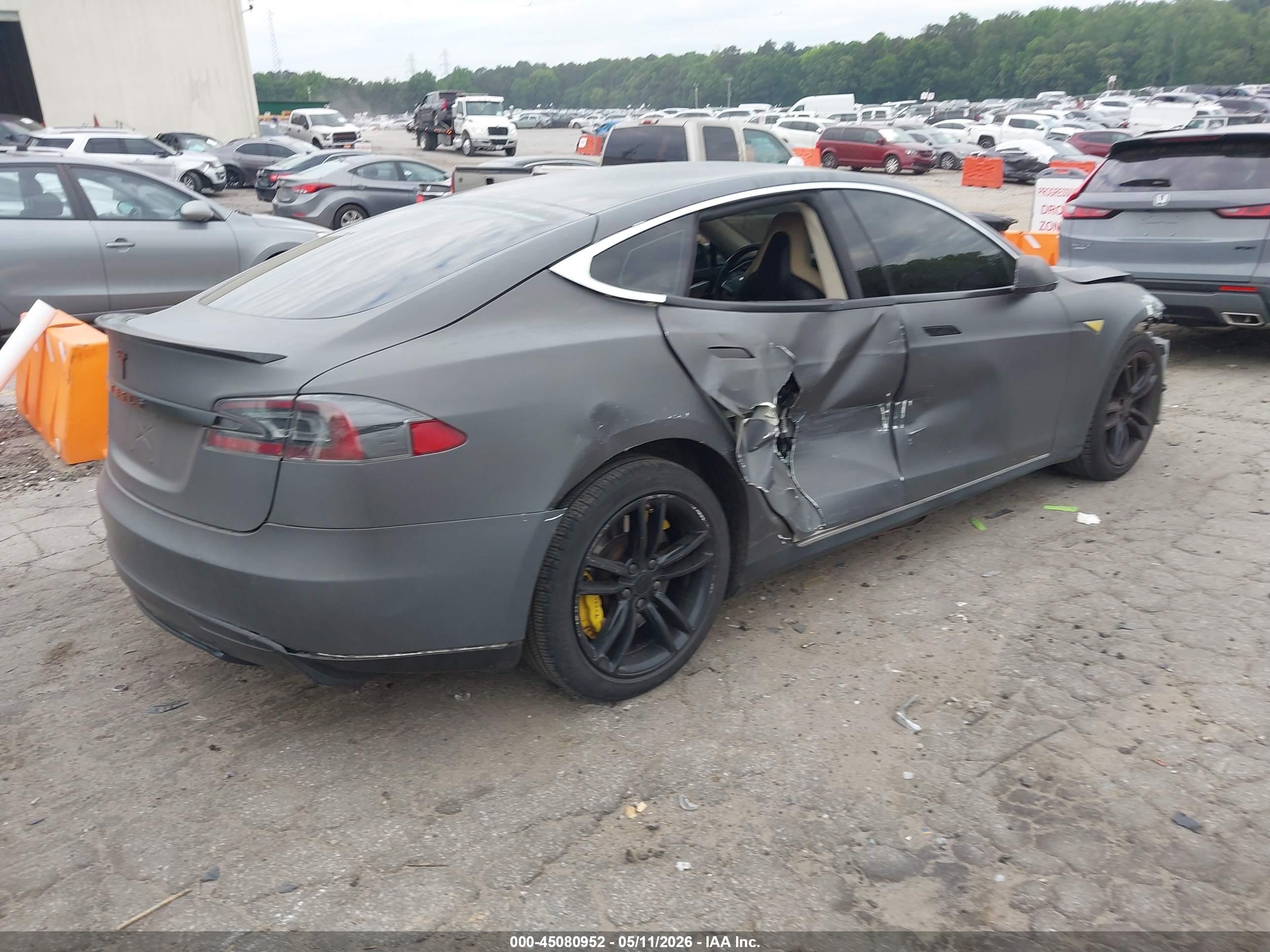 2014 Tesla Model S   Black vin: 5YJSA1S18EFP35271