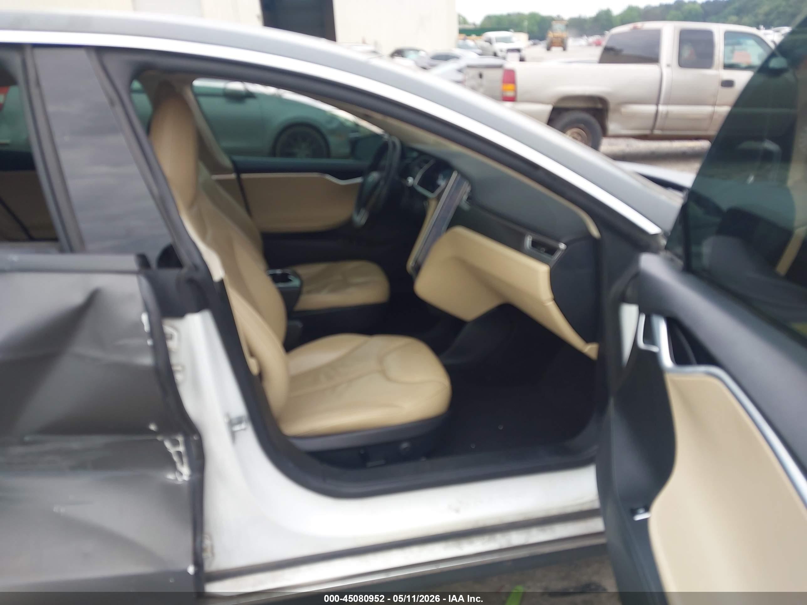 2014 Tesla Model S   Black vin: 5YJSA1S18EFP35271