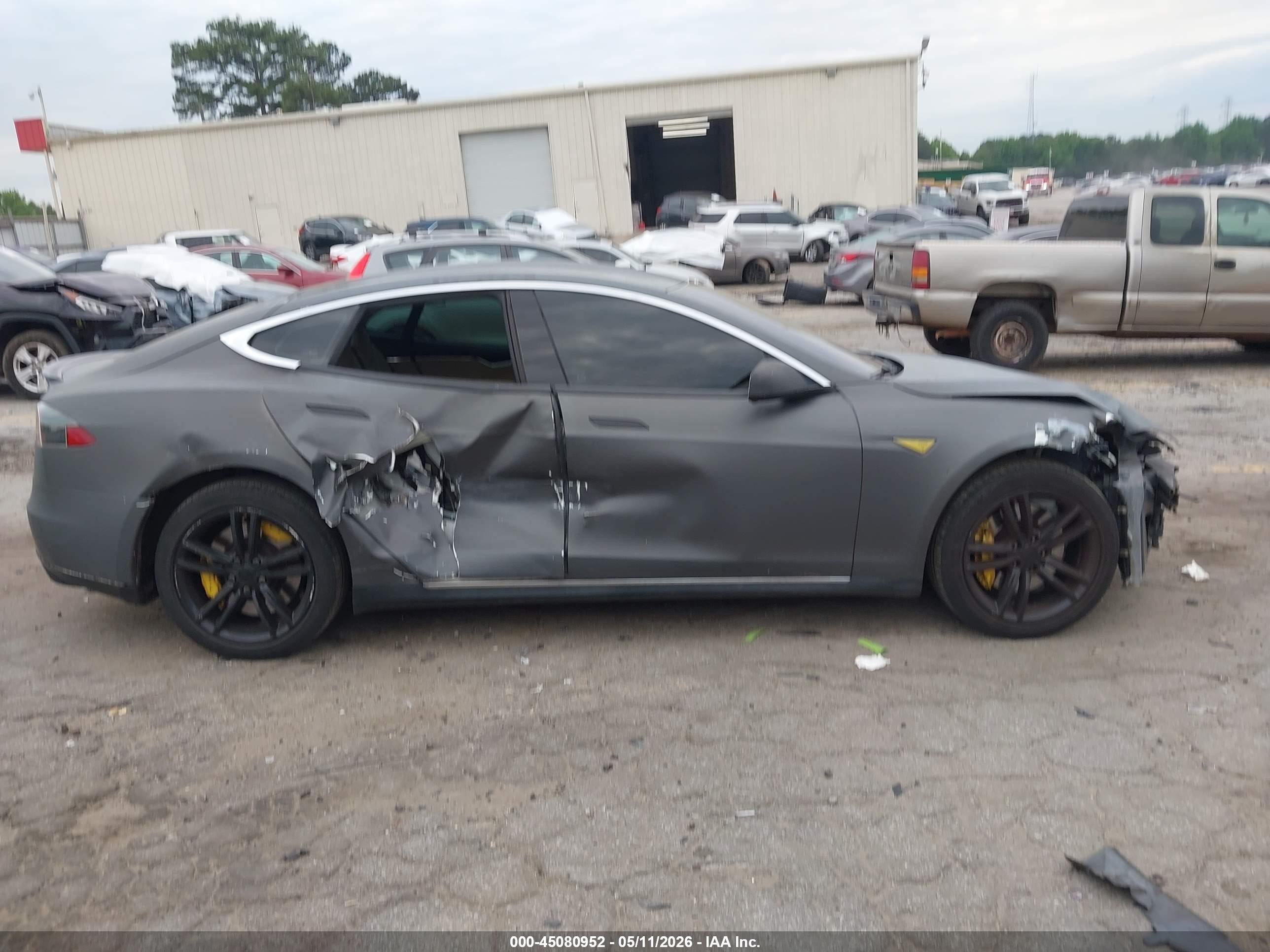 2014 Tesla Model S   Black vin: 5YJSA1S18EFP35271