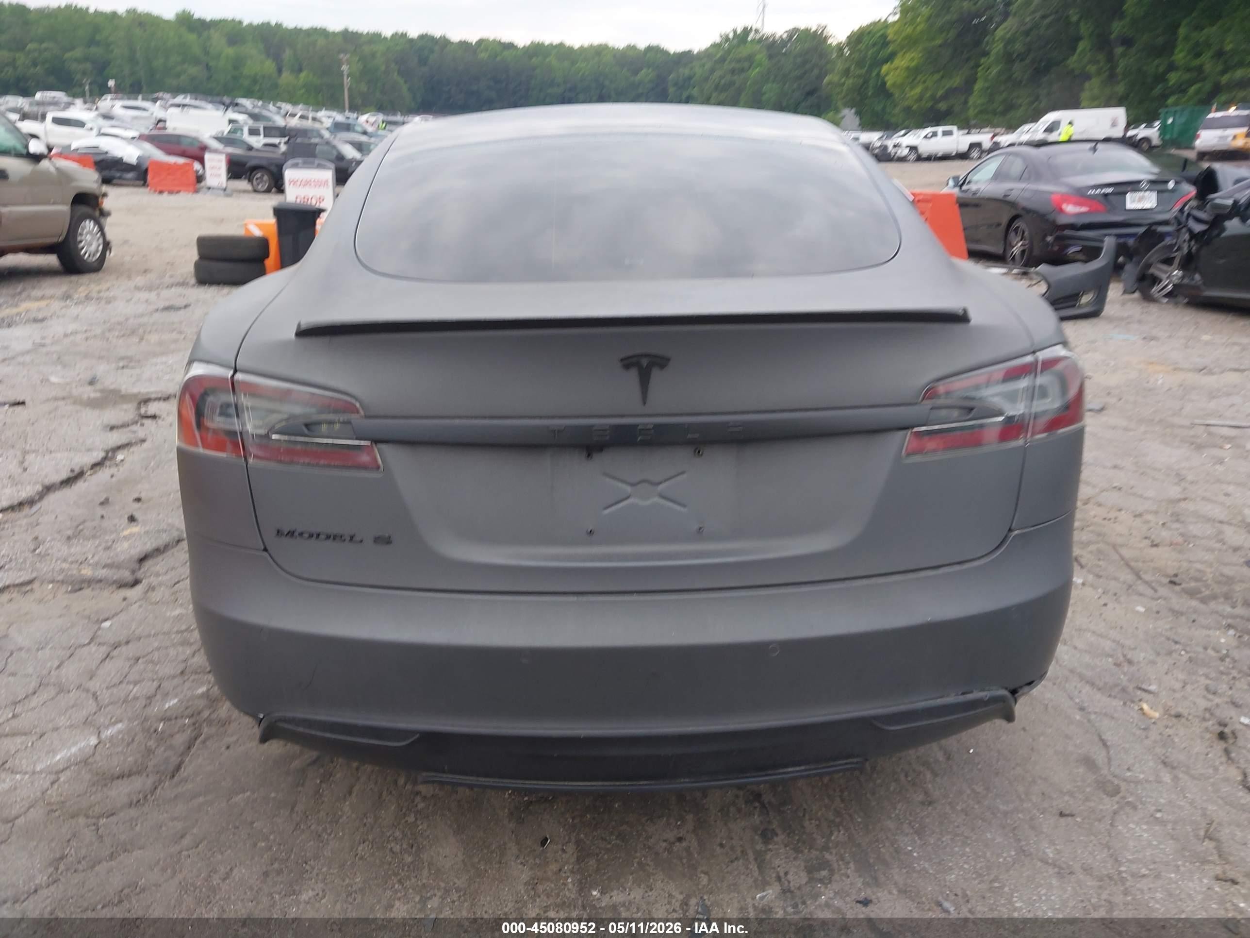 2014 Tesla Model S   Black vin: 5YJSA1S18EFP35271