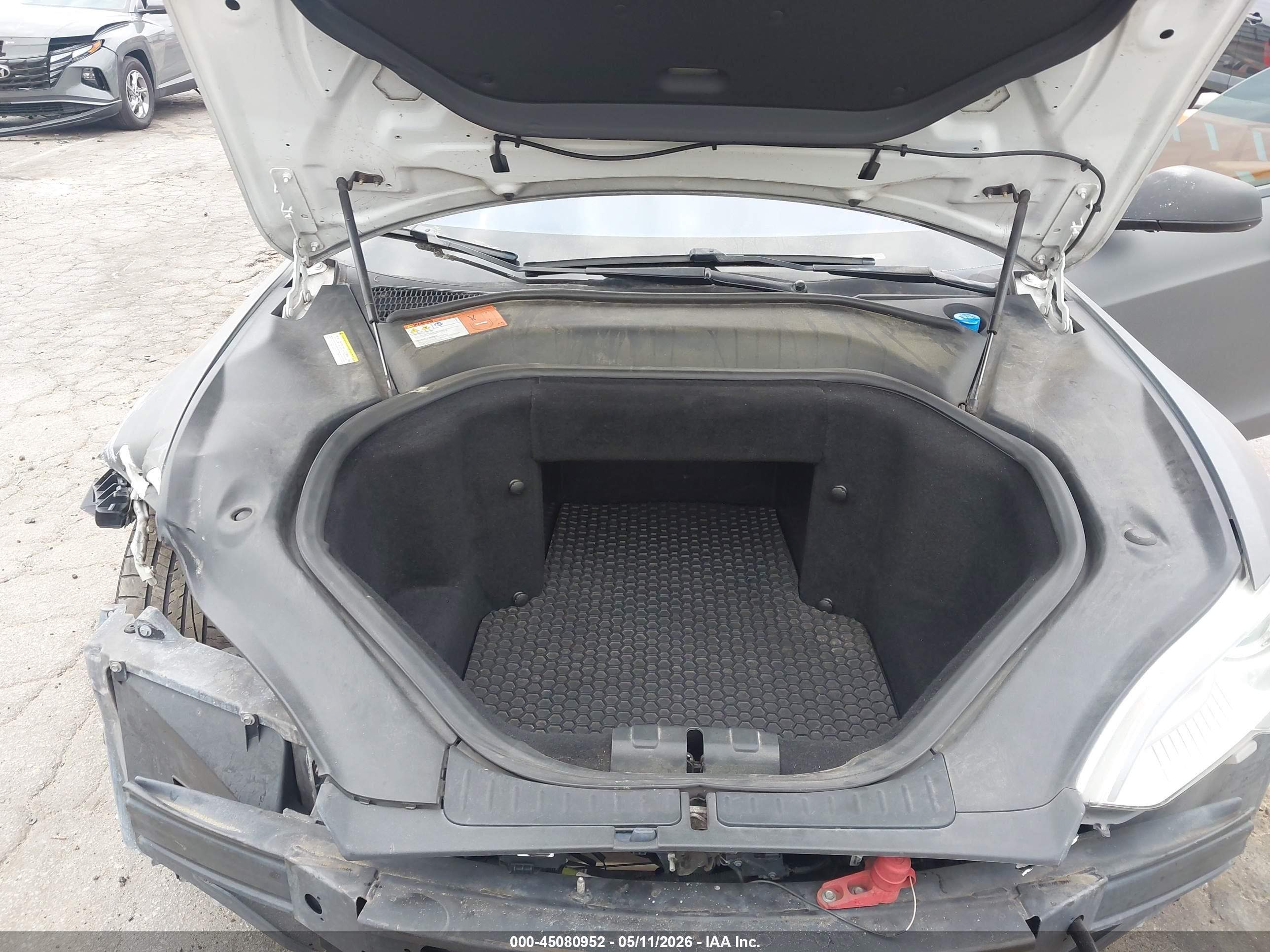 2014 Tesla Model S   Black vin: 5YJSA1S18EFP35271